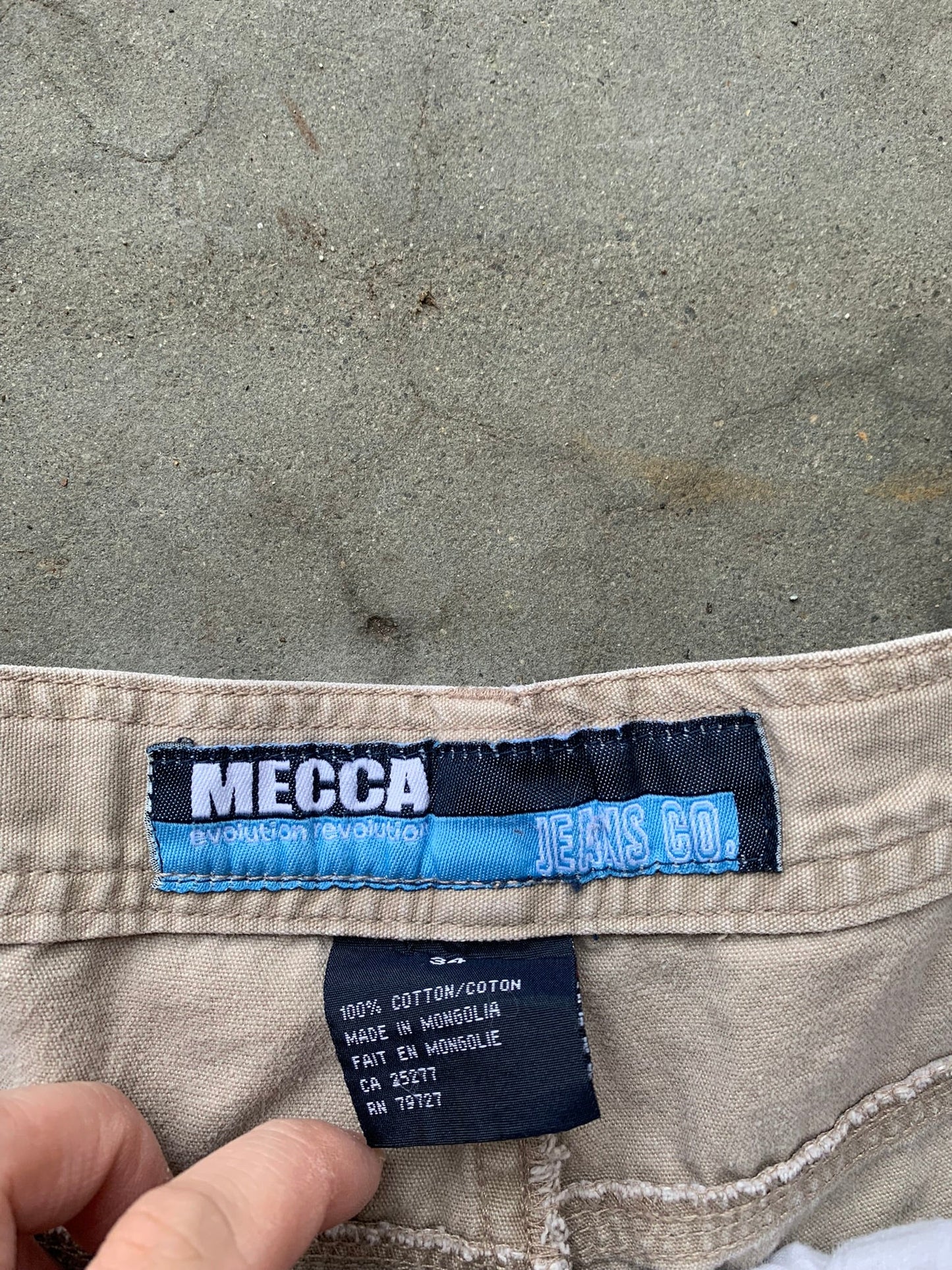 (34”) Mecca Y2K Cargo Carpenter Shorts