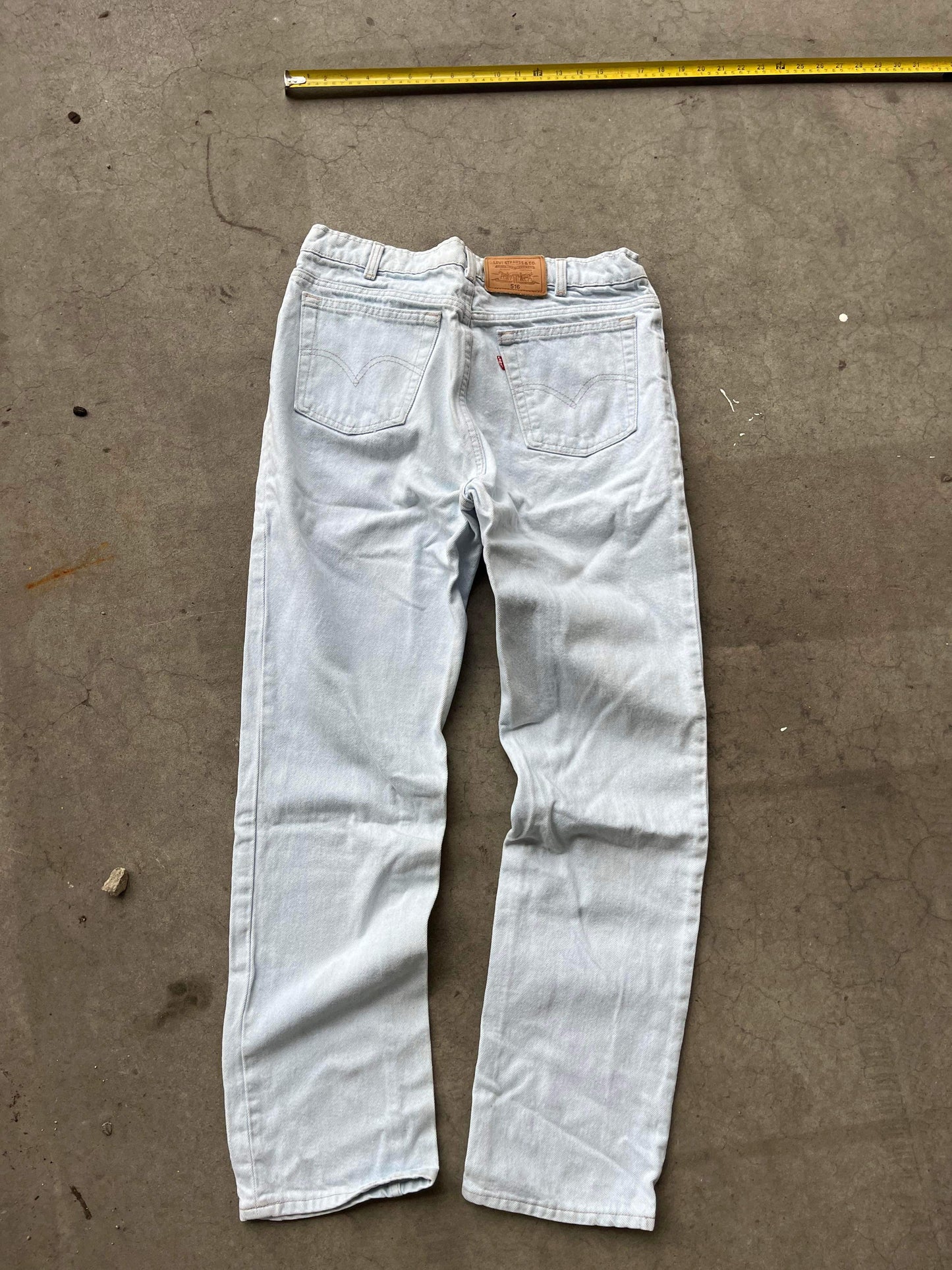 (32”) 80s Levi Light Wash Jeans