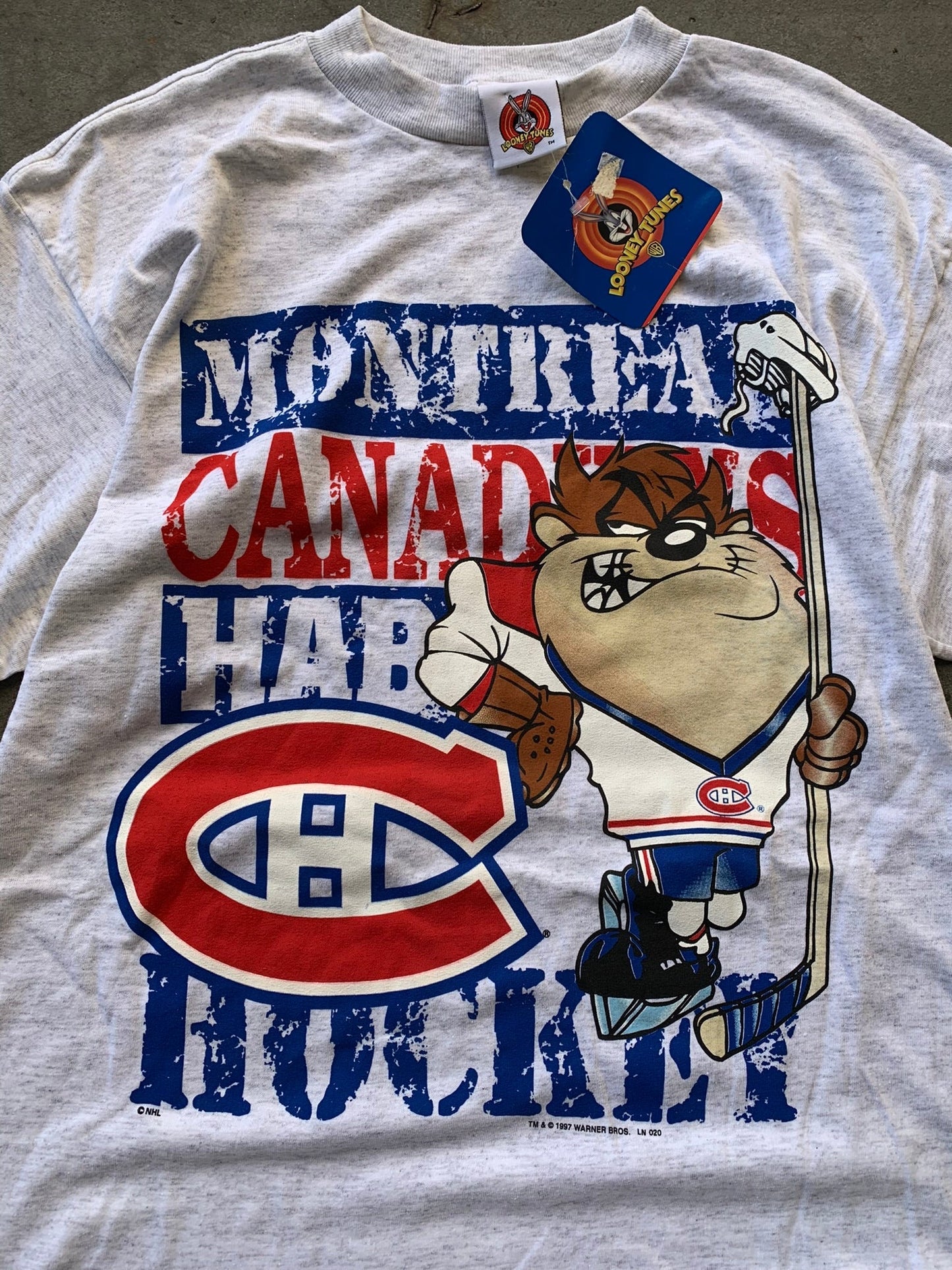 (XL/2X) 1997 Deadstock Looney Tunes Mtl Canadiens Tee