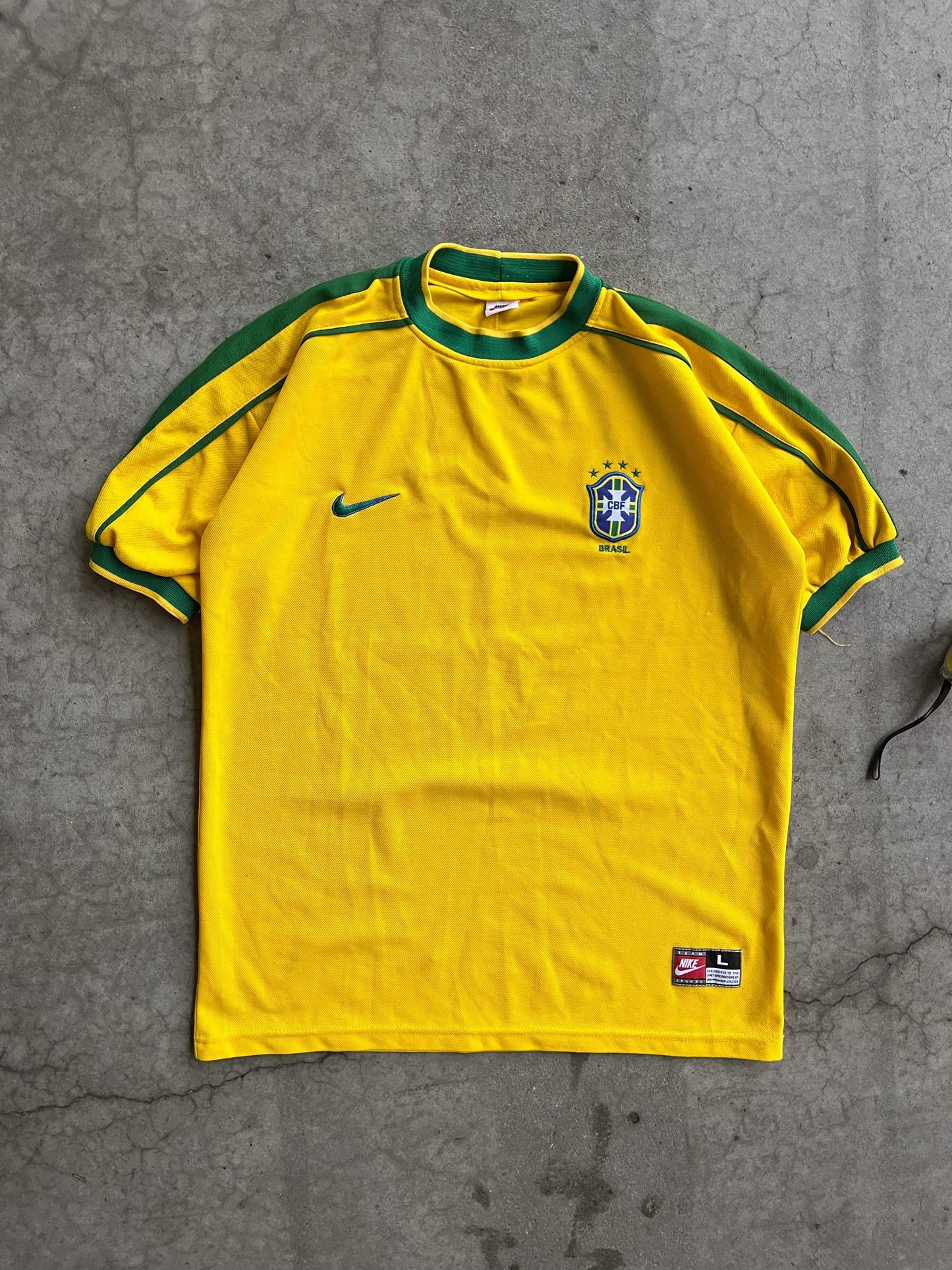 (L/XL) 90’s Nike Brazil Kit