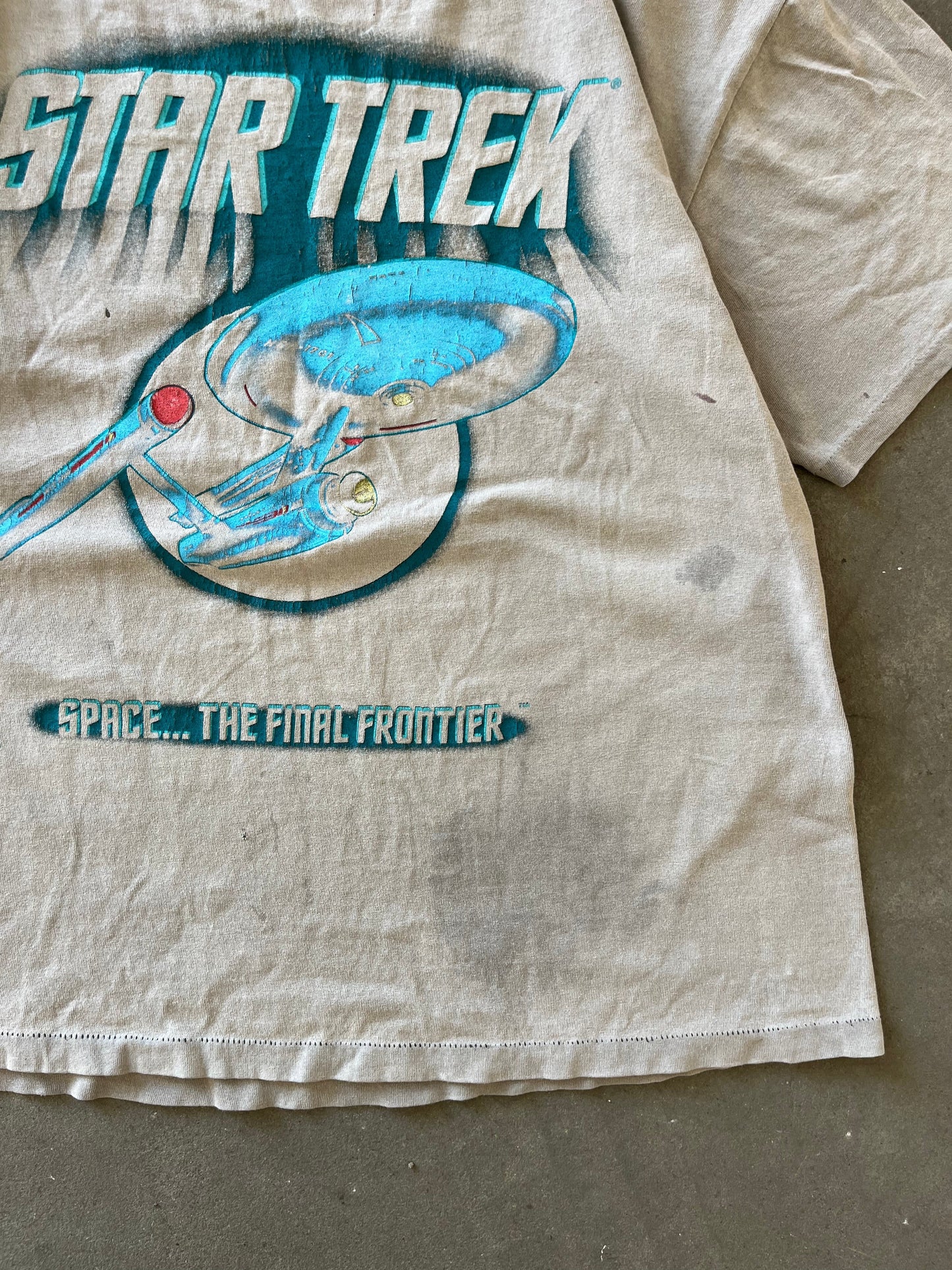 ~ (XL) 90s Sunfaded Star Trek Frontier Tee