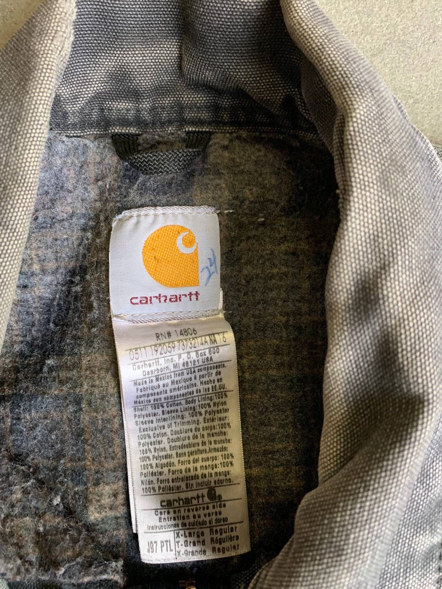 (L/XL) Vintage Sunfaded  Carhartt Distressed