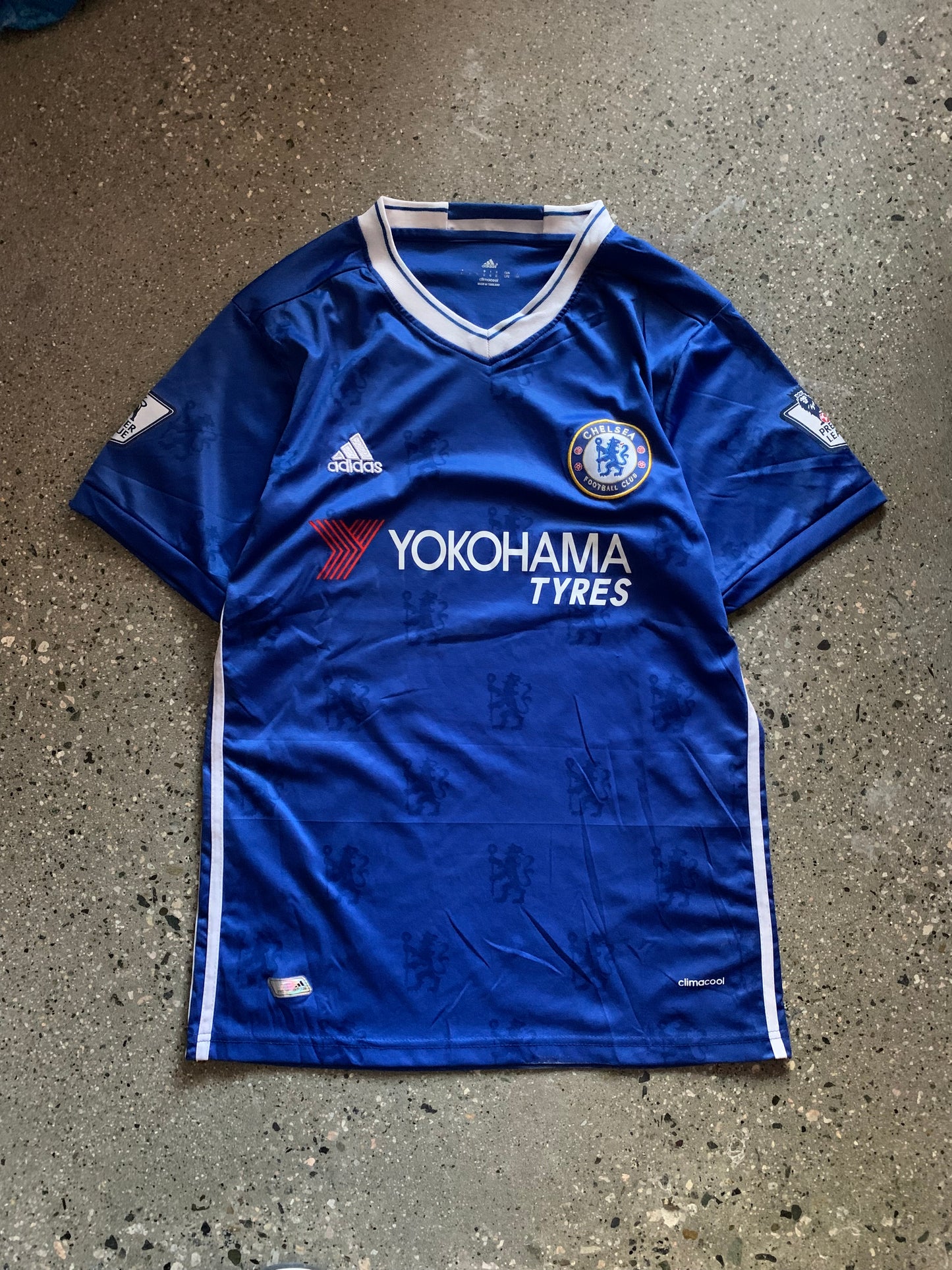 (M/L) Chelsea FC Kit