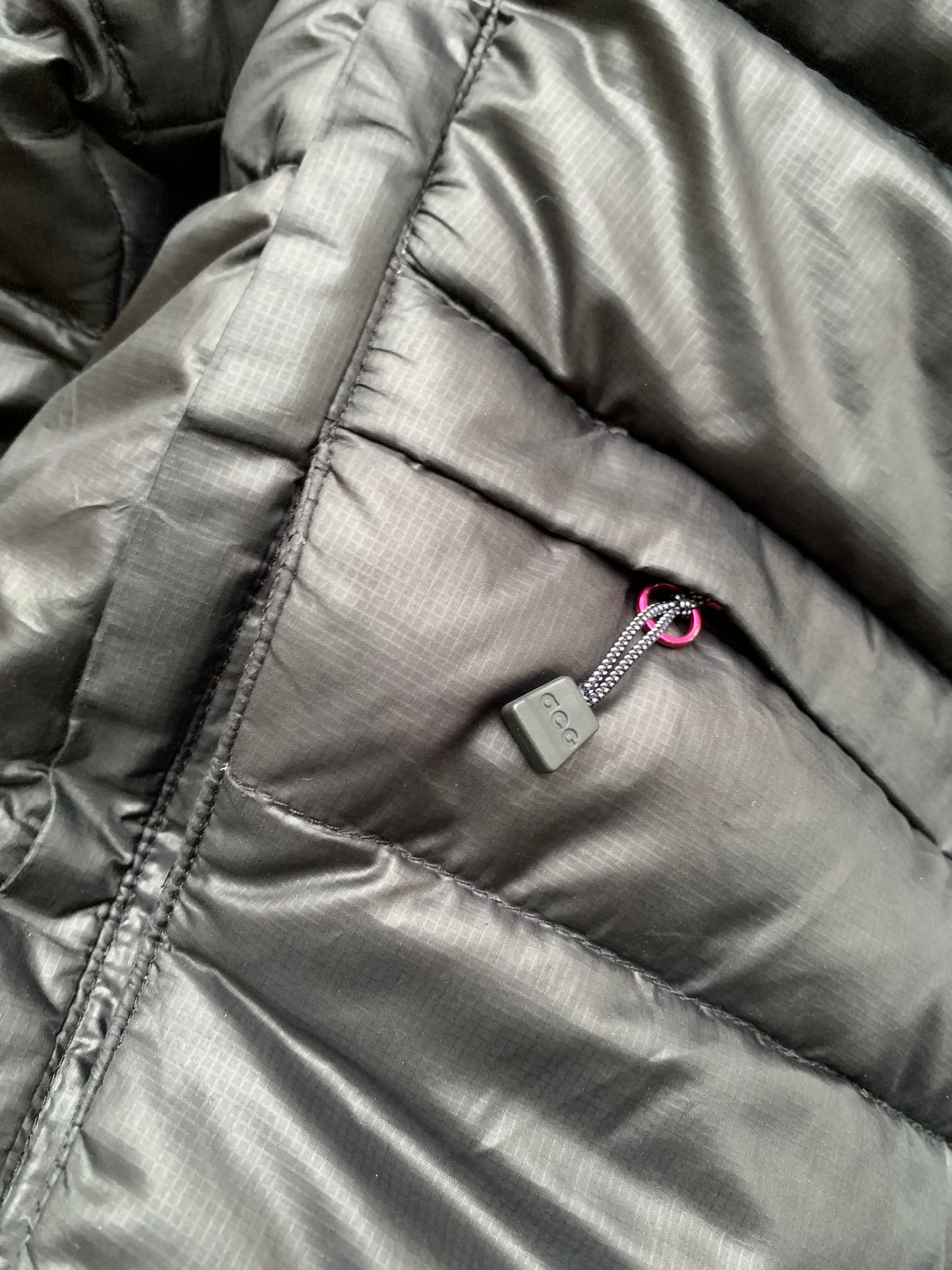 (S) Nike ACG Black Puffer