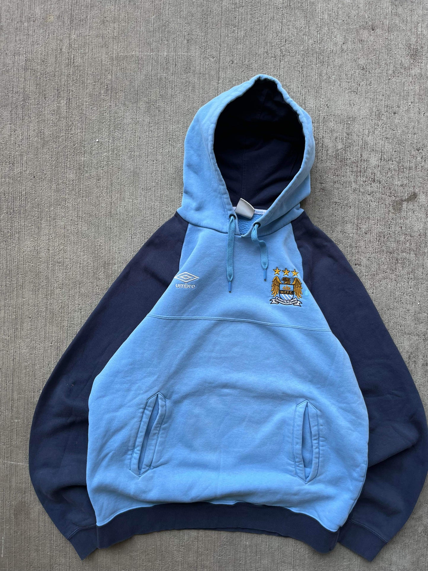 (L) Umbro Manchester City FC Hoodie