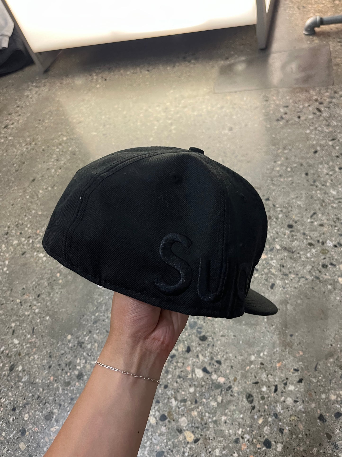 (59.6cm) 90's Supreme Logo Patch New Era Fitted Hat