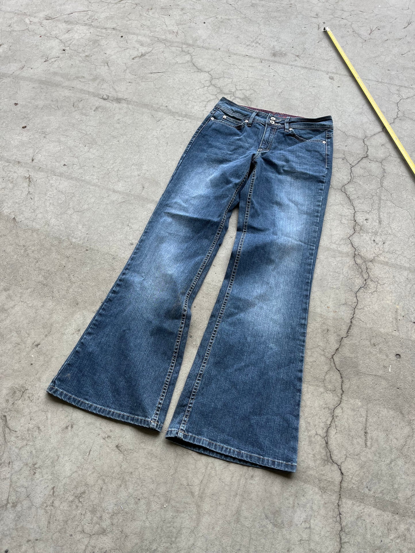 (26”) Espirit Flared Denim