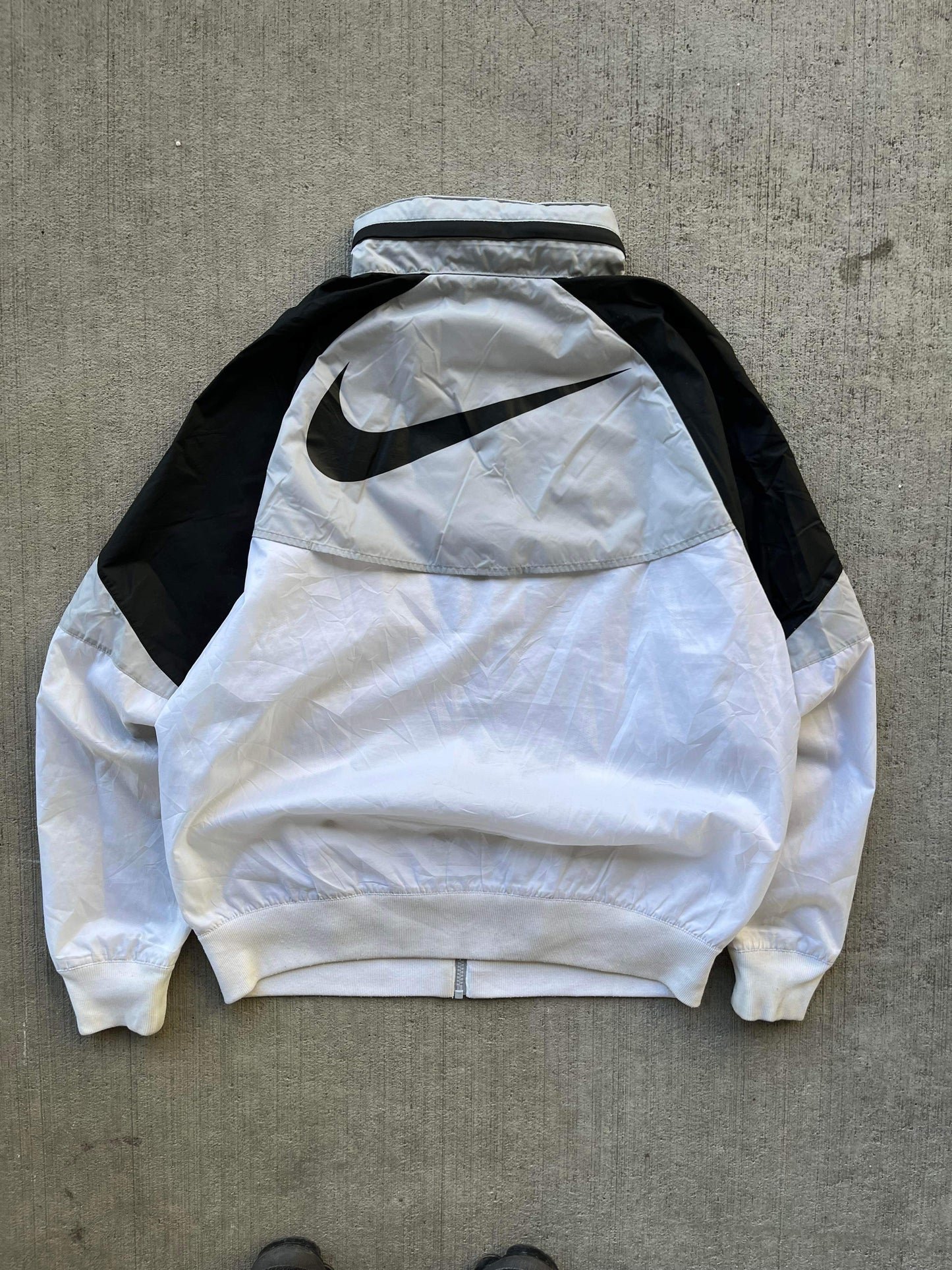 (S/M) Nike Swoosh Windbreaker