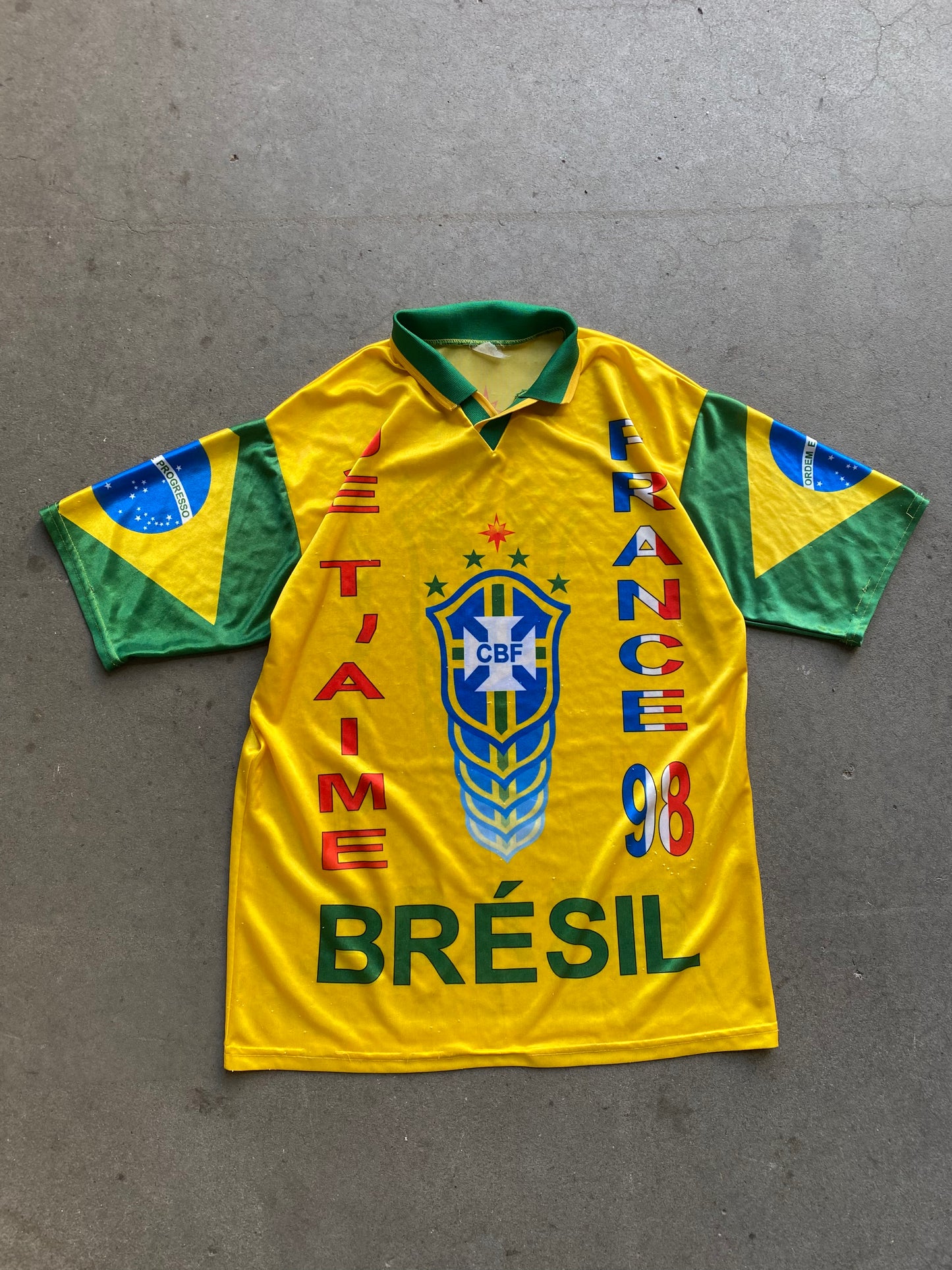 (L/XL) 1998 Brazil Fan Souvenir Kit