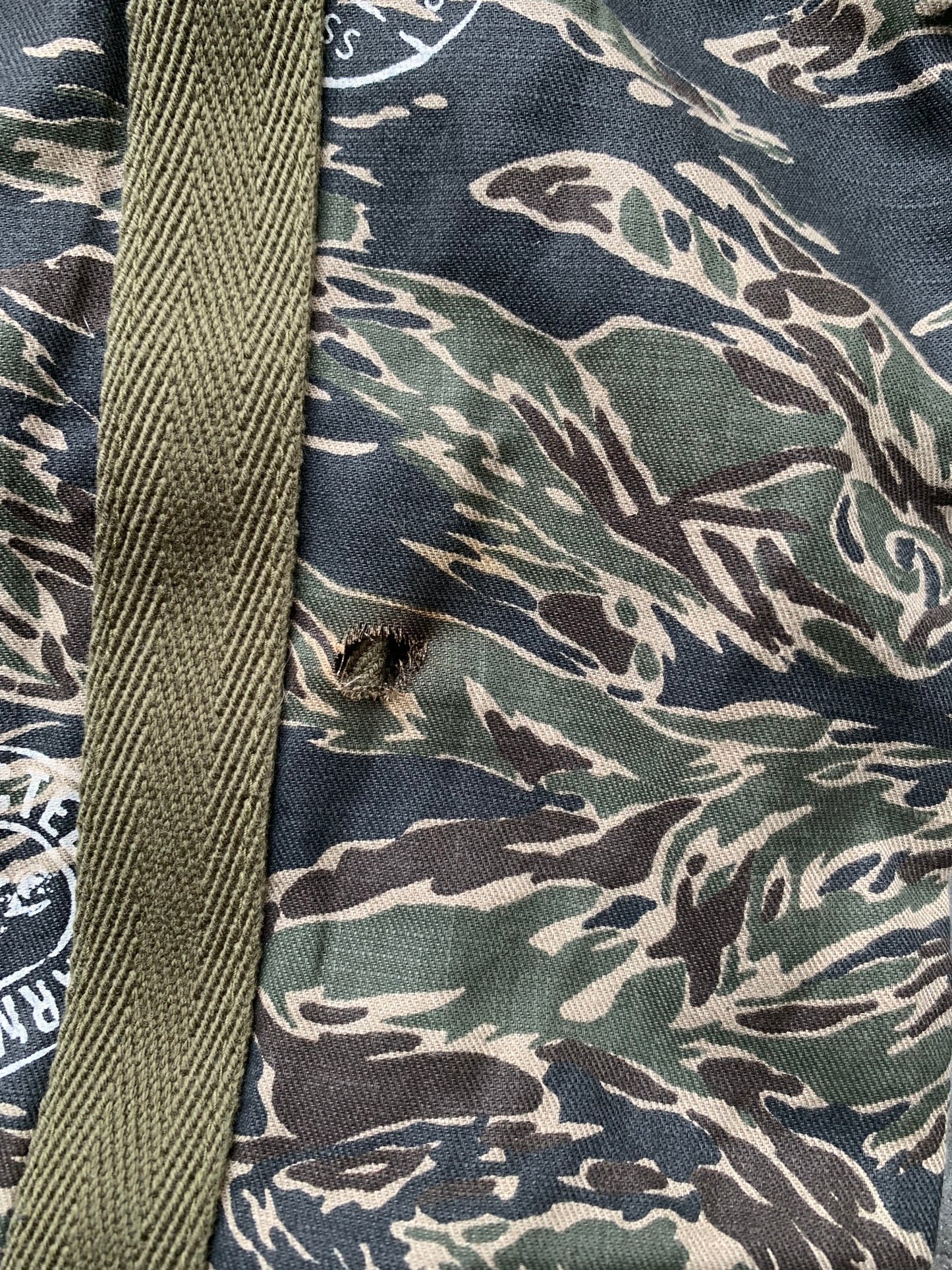 (OSFA) Mastermind Camo Tote Bag