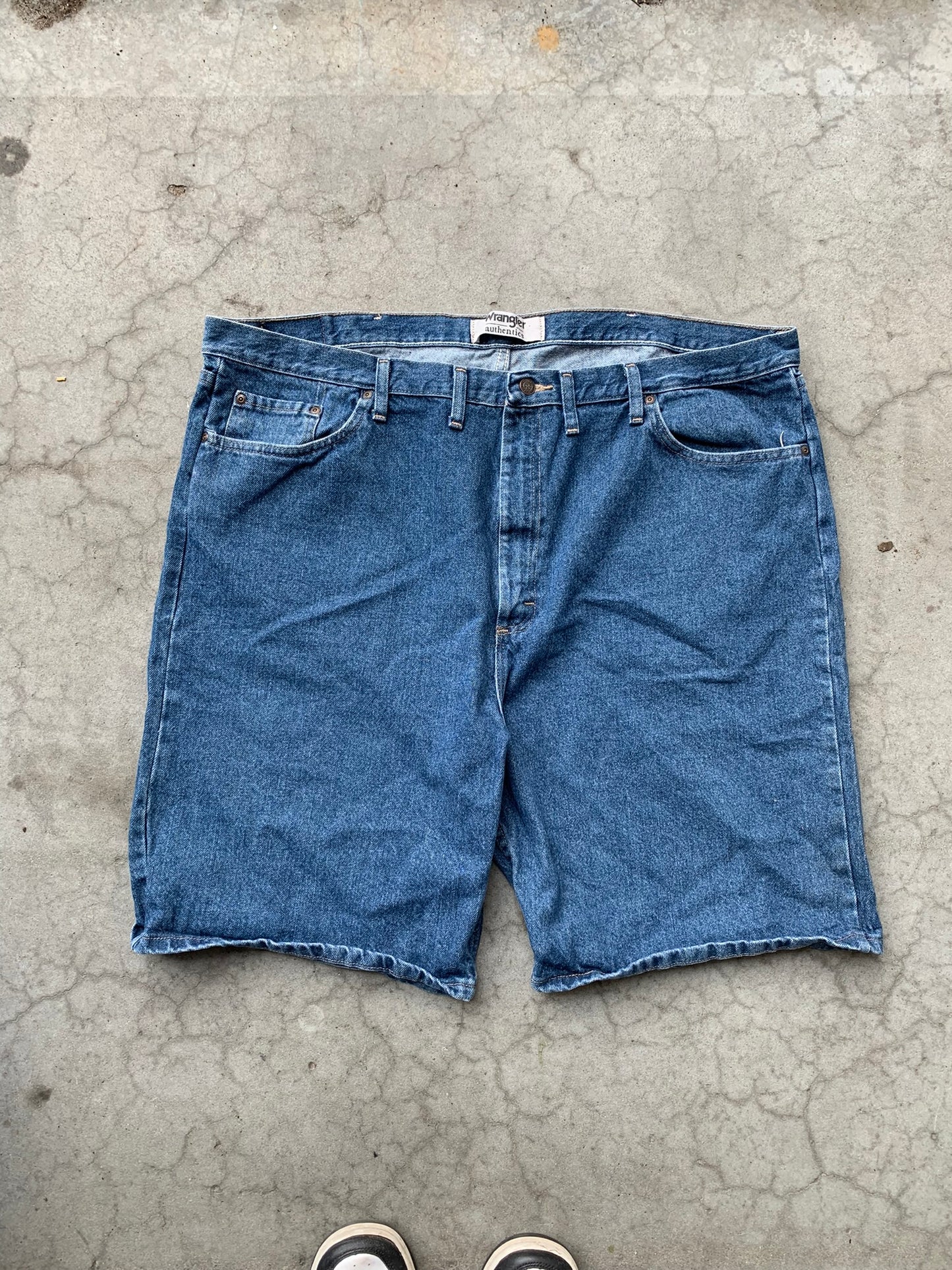 (46”) Wrangler Denim Jorts