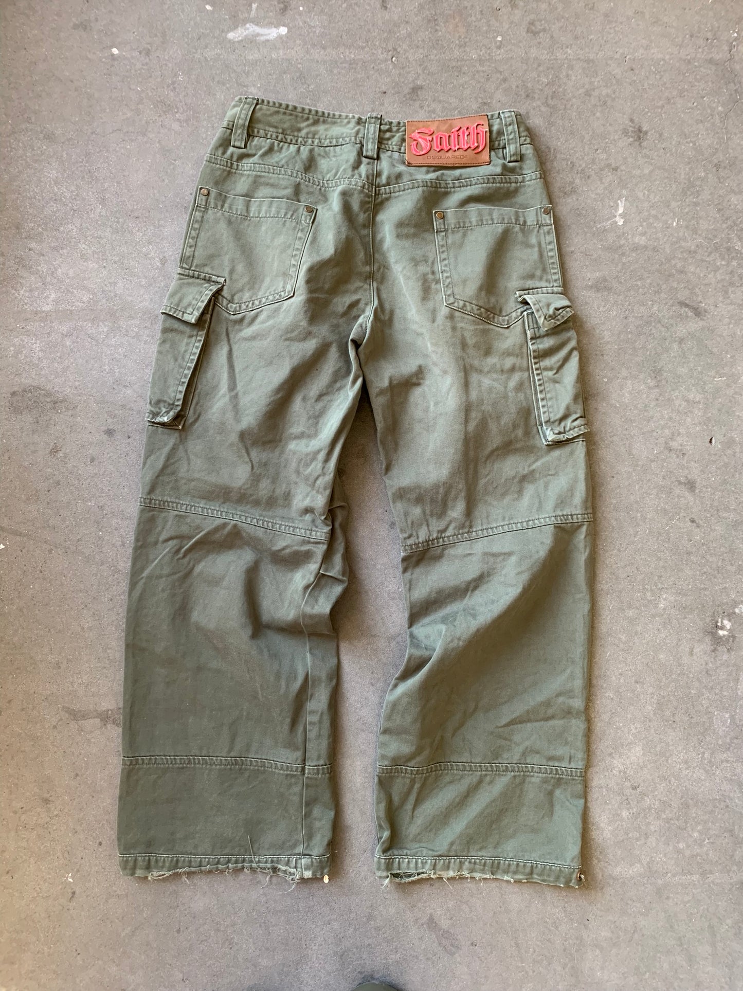 (32”) Dsquared2 Baggy Cargos