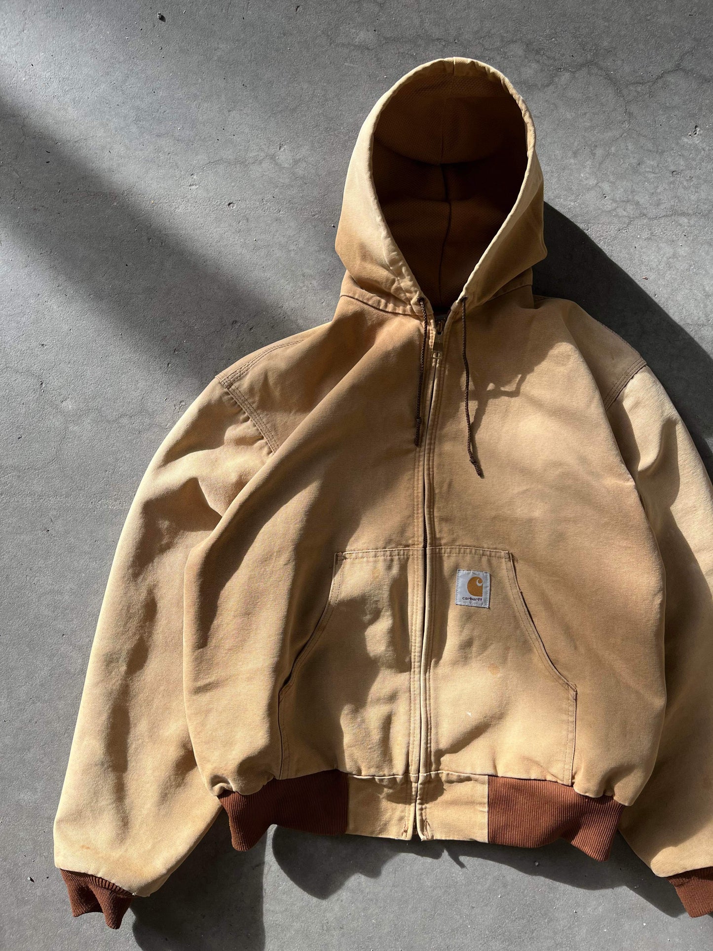 (L/XL) 90’s Sunfaded Carhartt Hooded Jkt