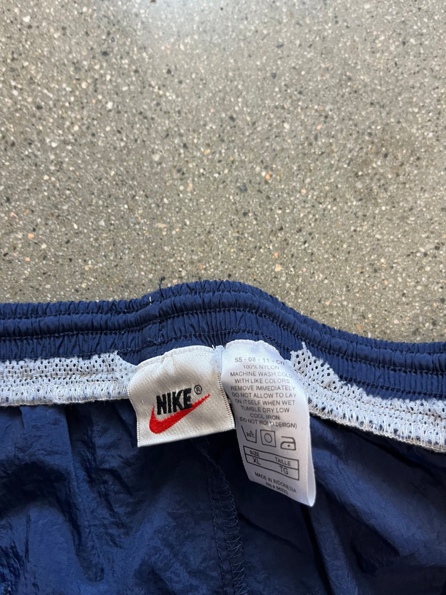 (W36”) 90s Nike Spell Out Nylon Shorts