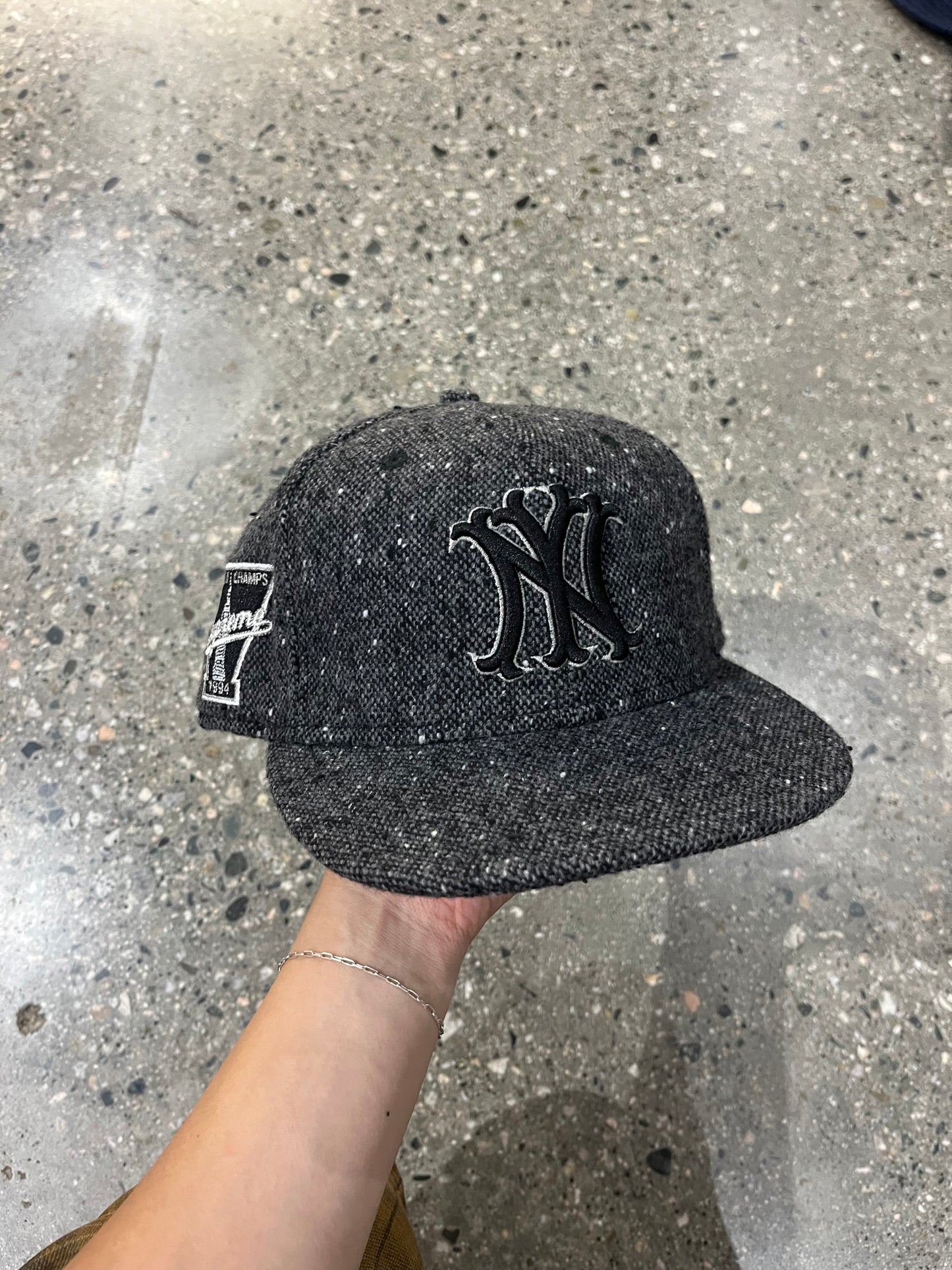 (59.6cm) 90's Supreme Yankees World Champs Patch Fitted Hat