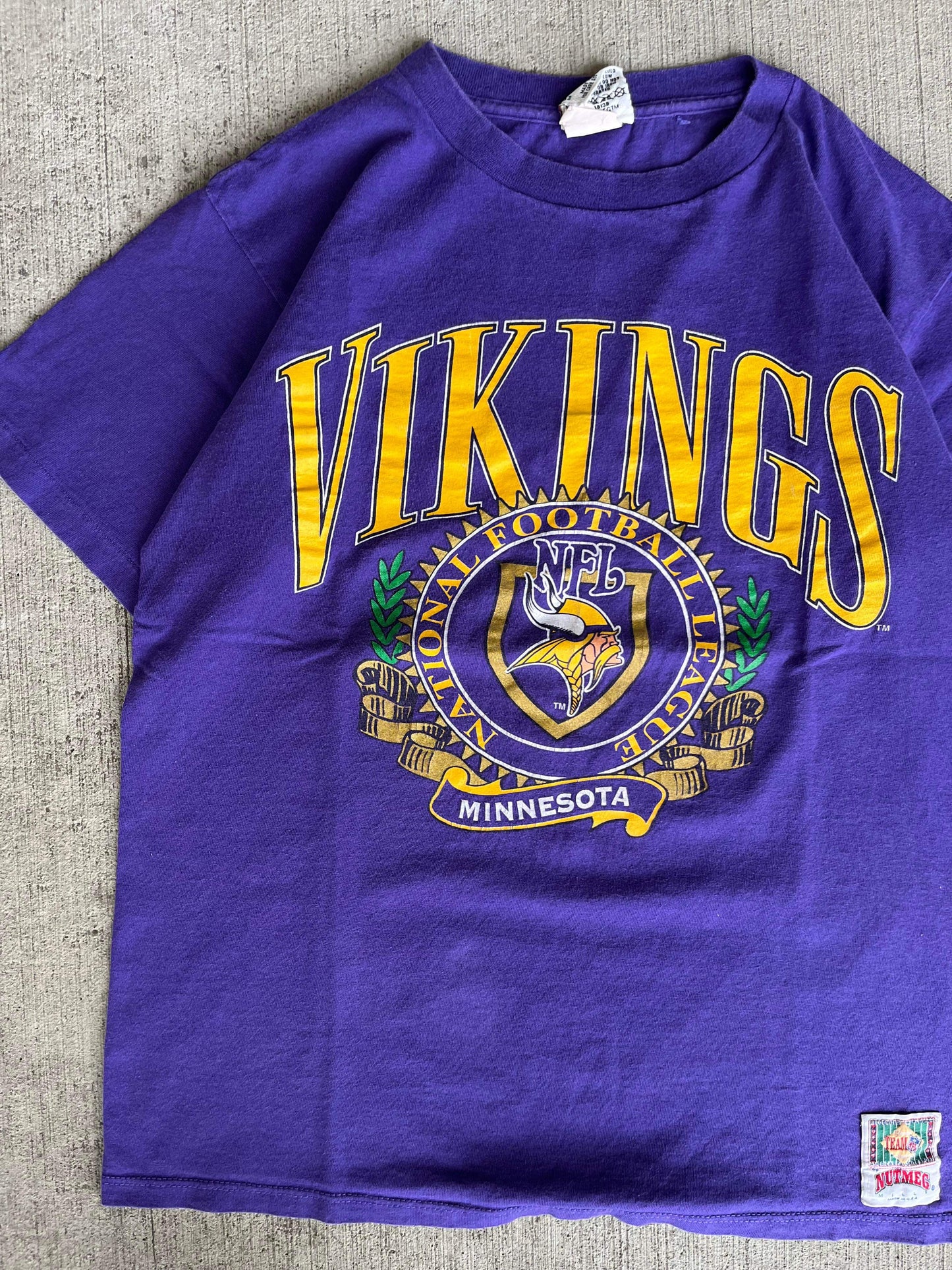 (L/XL) 90’s Nutmeg Minnesota Vikings Tee