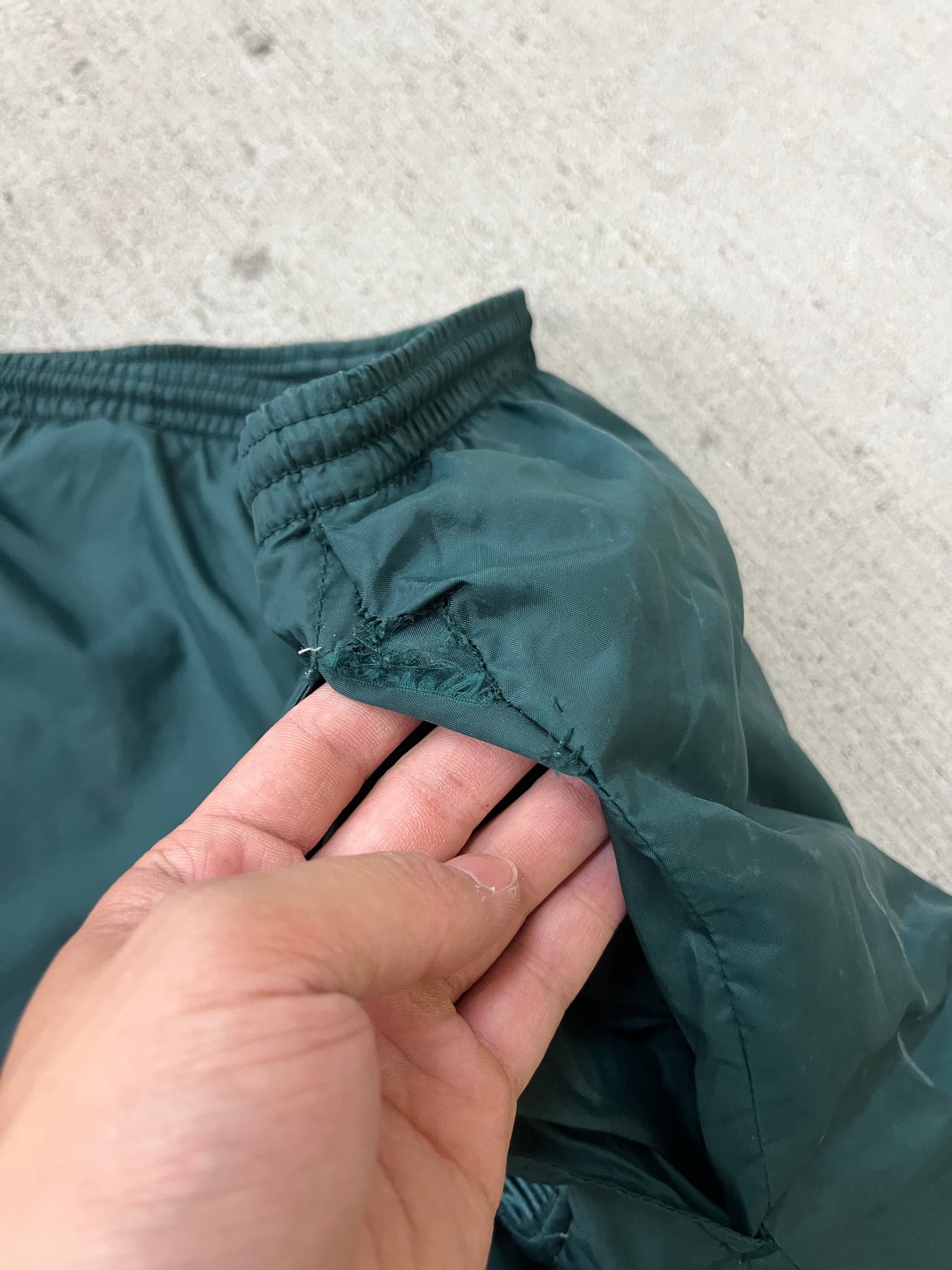 (L) 90’s Nike Tonal Windbreaker Pants