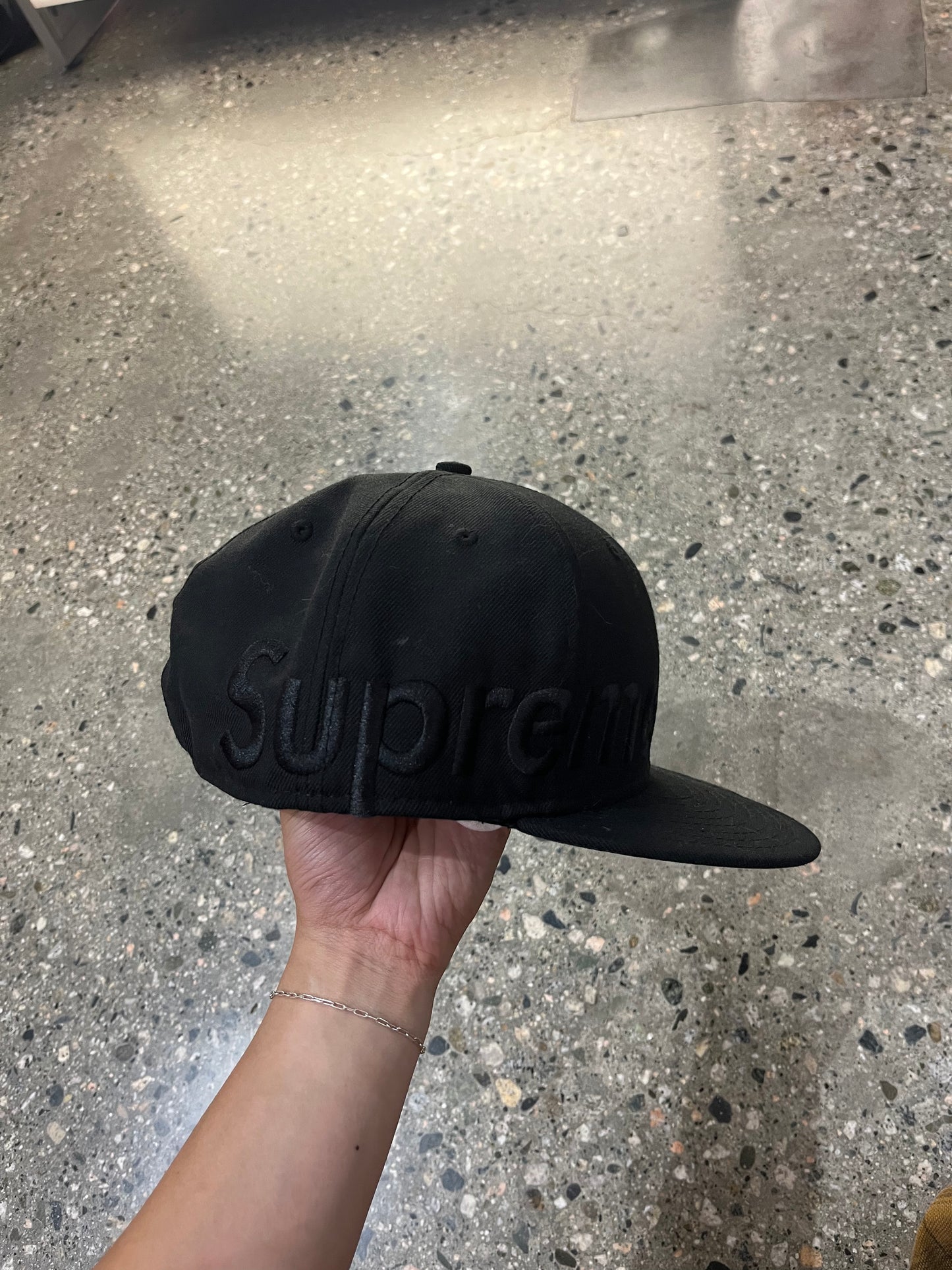 (59.6cm) 90's Supreme Logo Patch New Era Fitted Hat