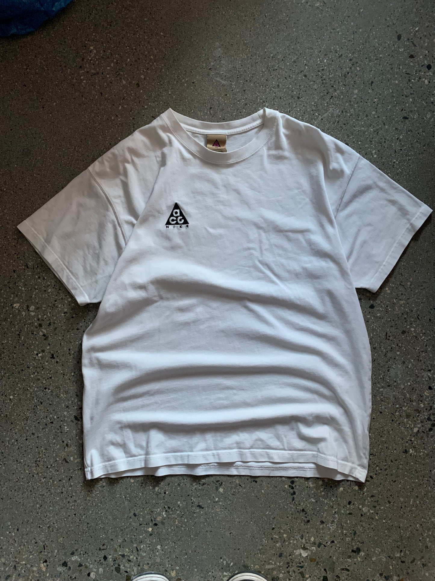 (M/L) Nike ACG Tee