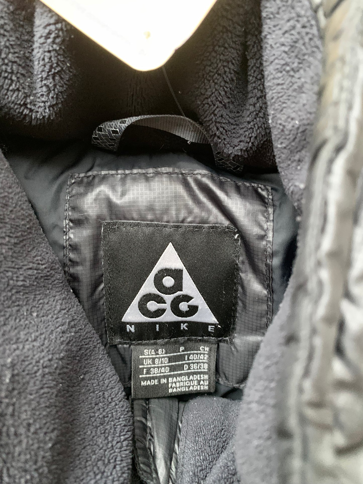 (S) Nike ACG Black Puffer