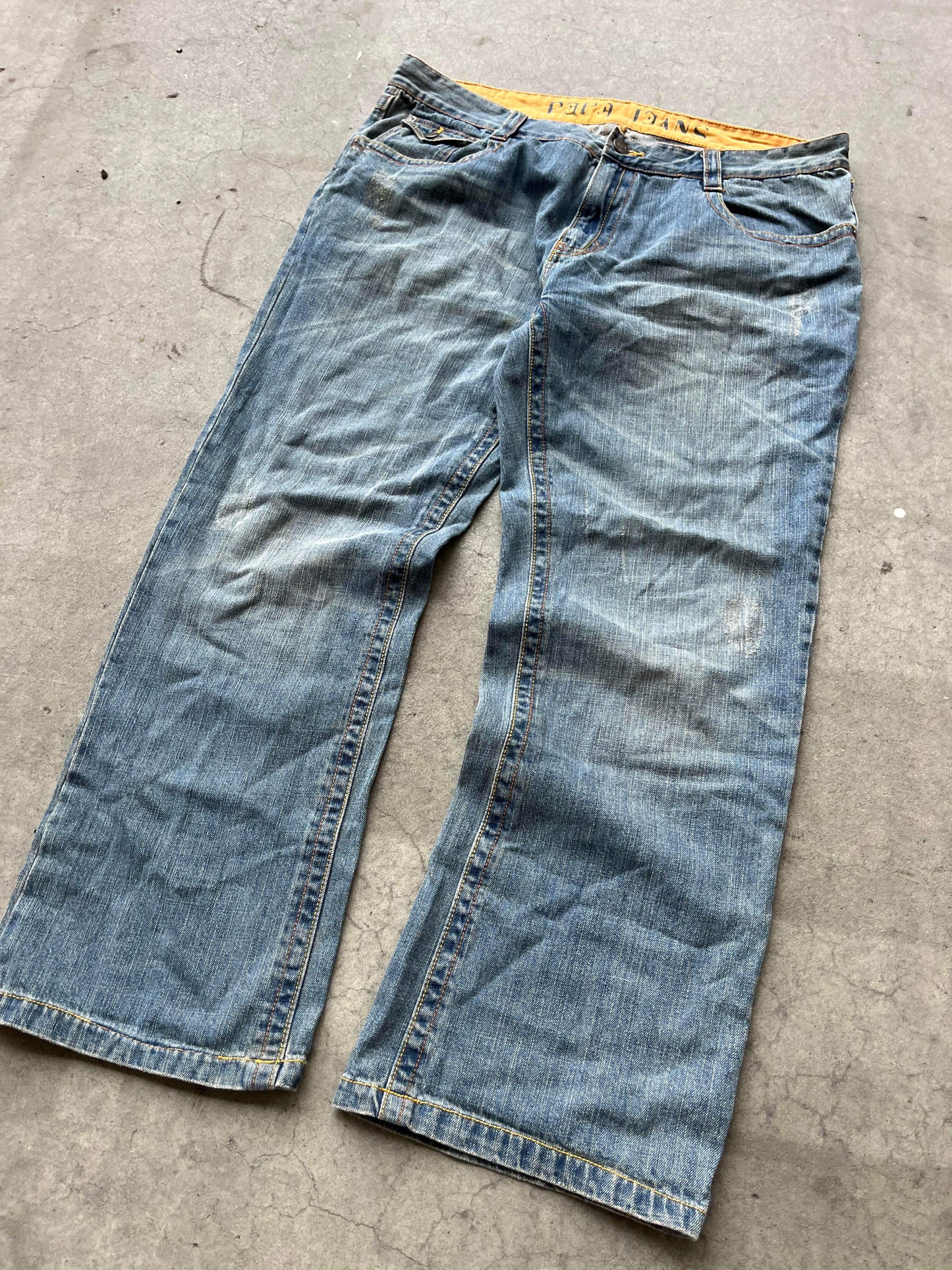 (42”) Y2K Baggy Pepe Jeans