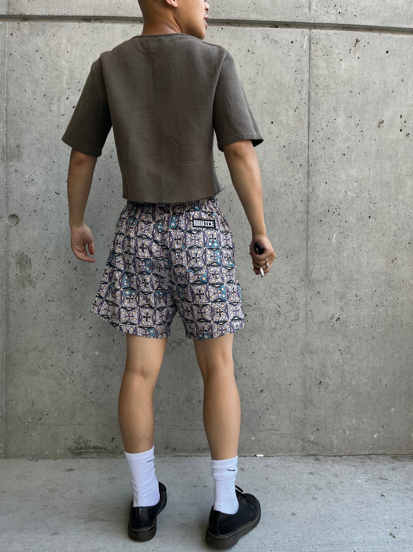 (28”) 90s Abstract Floral Pattern Shorts