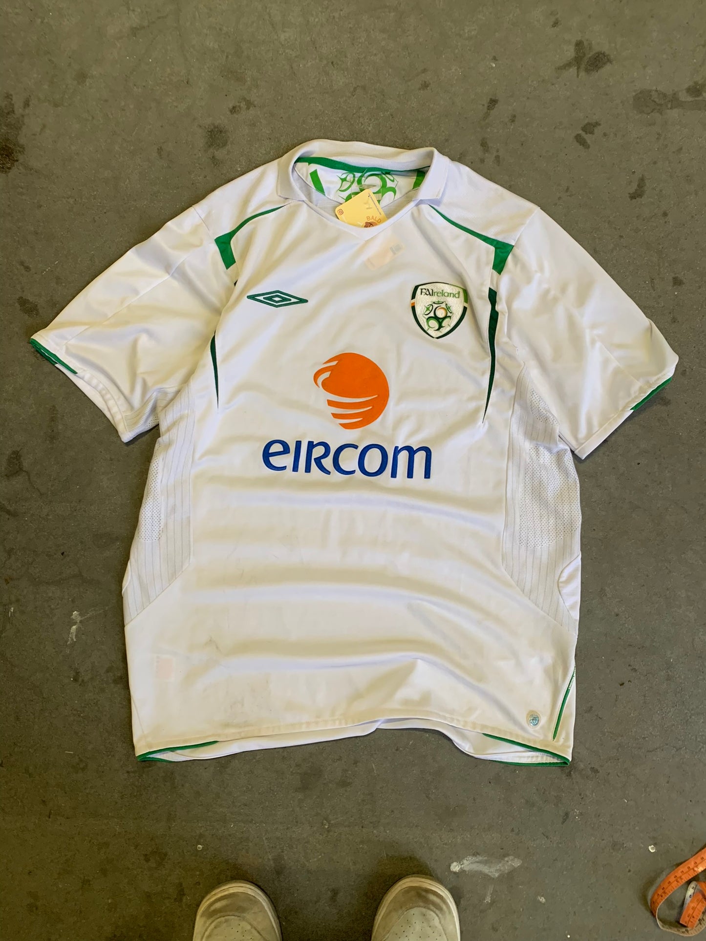 (L/XL) 05 - 06 Ireland Away Kit