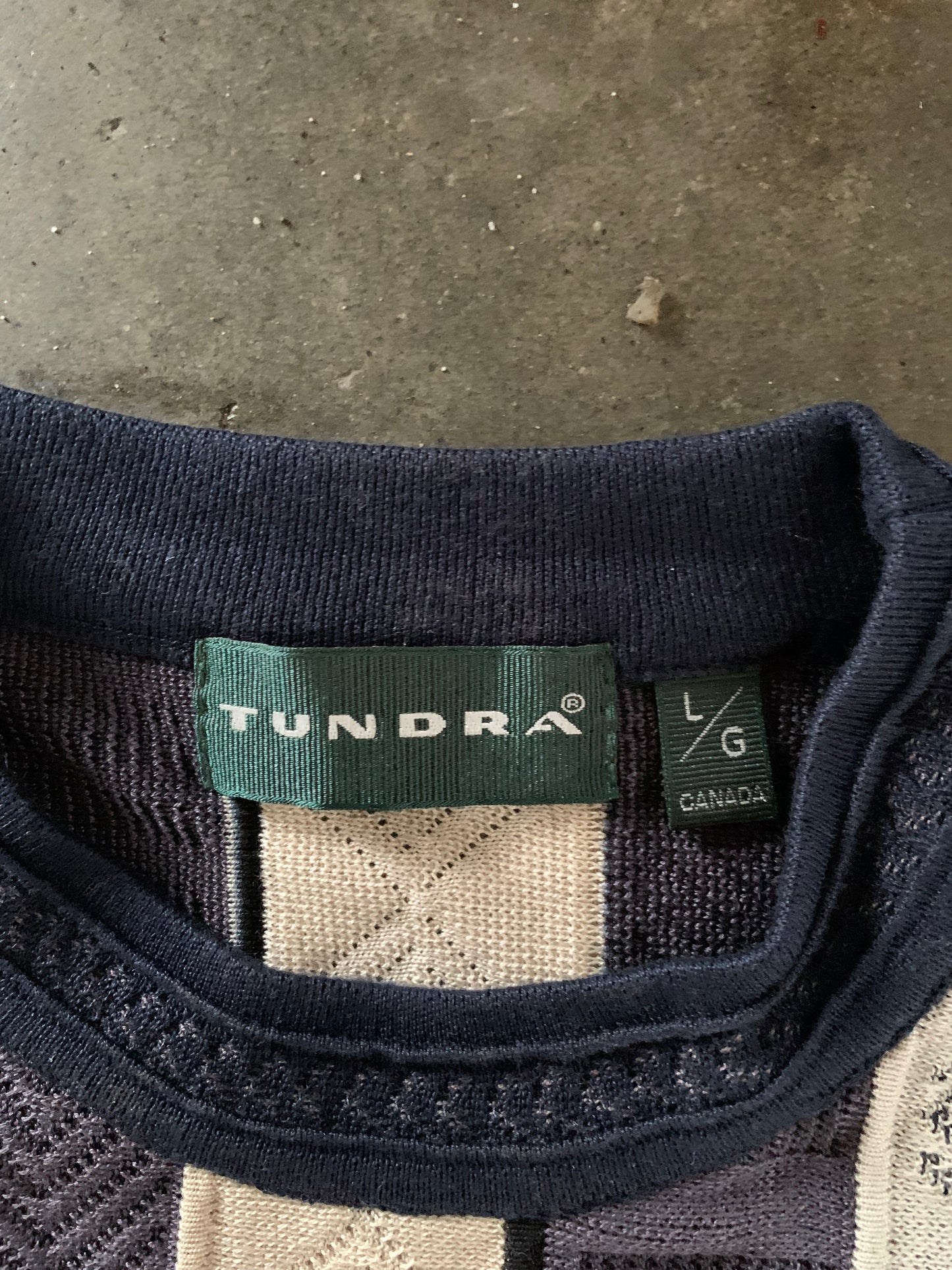 (L/XL) 90’s Tundra Pannelling 3D Coogi Knit