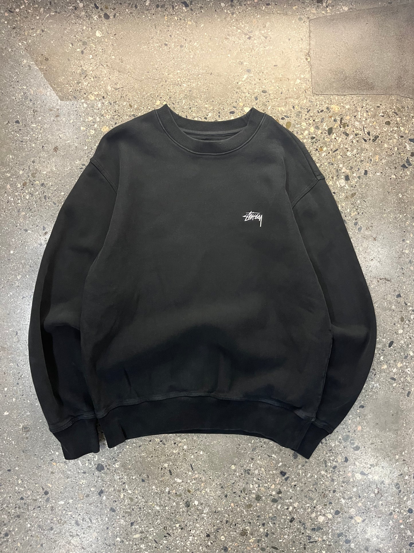 (M) Stussy Classic Script Side Small Patch Crewneck