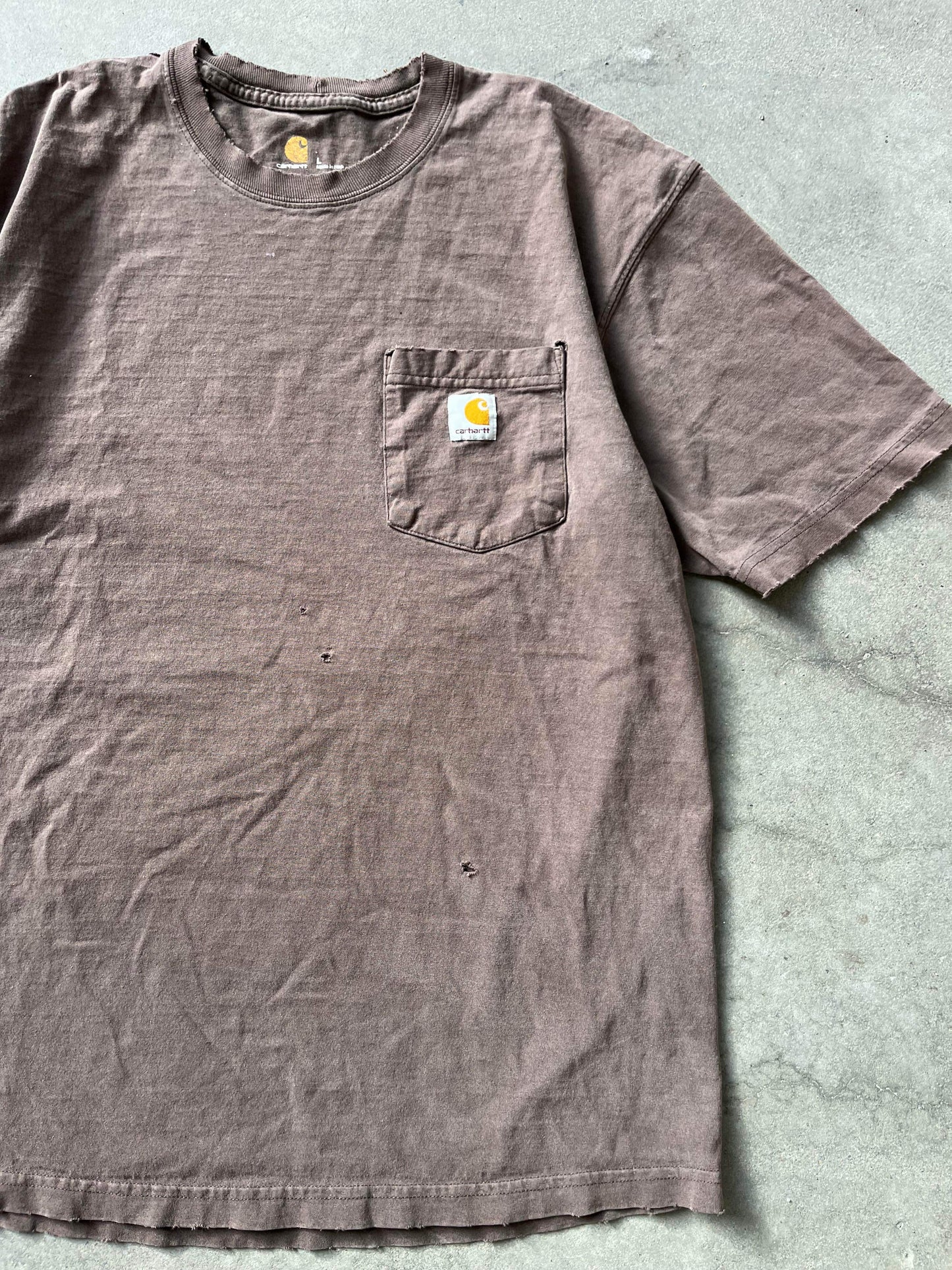 (L/XL) Brown Distressed Carhartt Tee