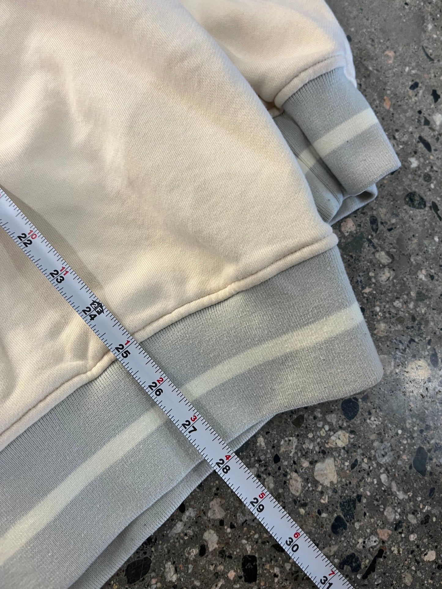 (L/XL) 00's Dime Small Patch Logo Cream Crewneck