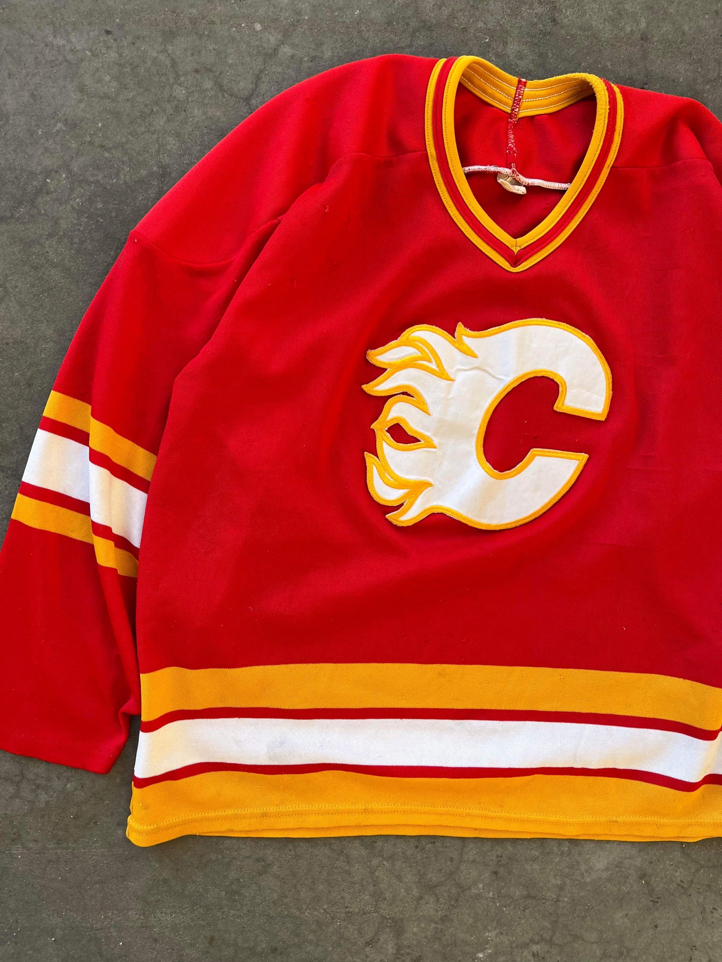 (L/XL) 90’s Calgary Flames Jersey