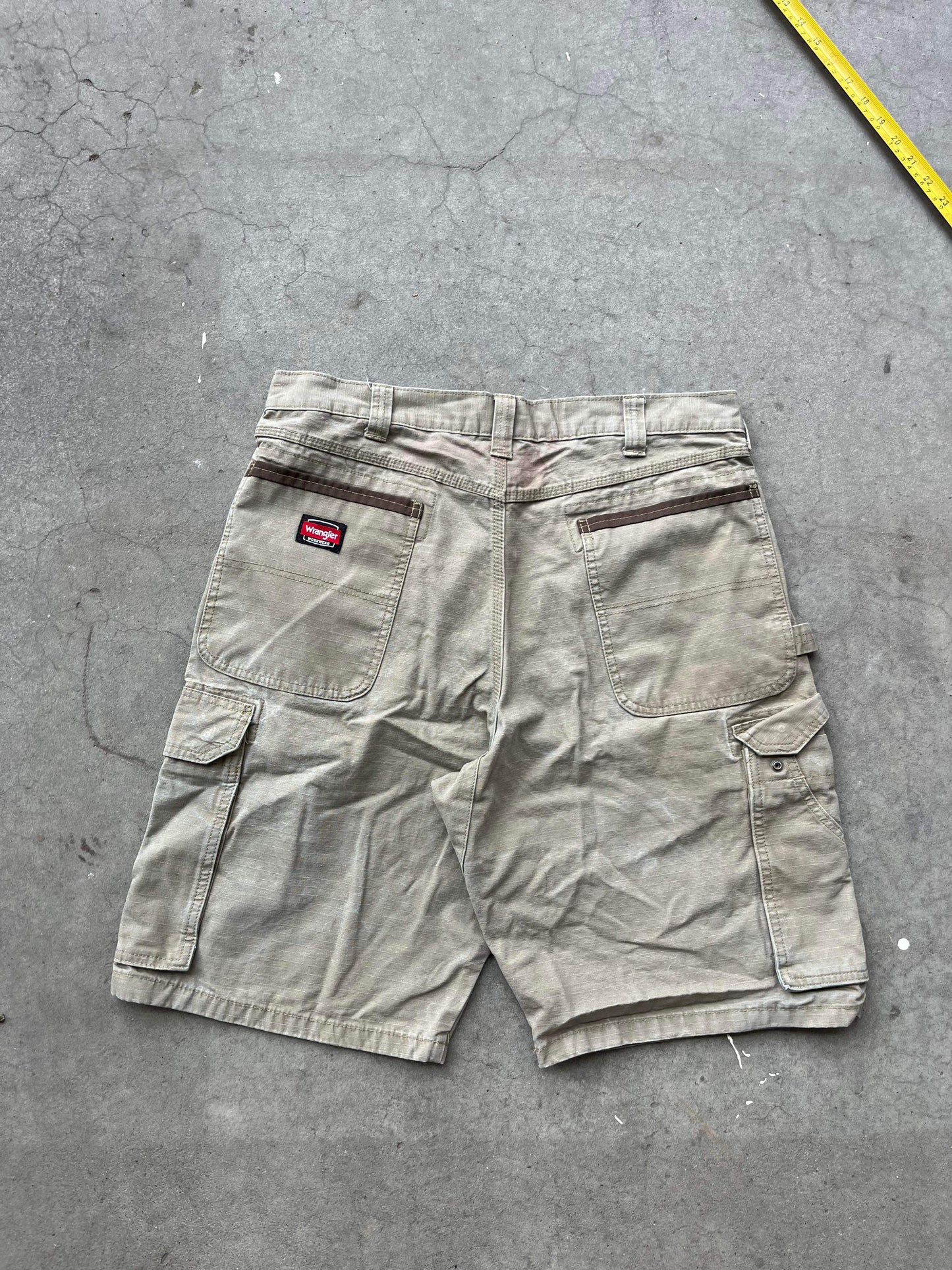 (34”) Wrangler Riggs Carpenter Shorts