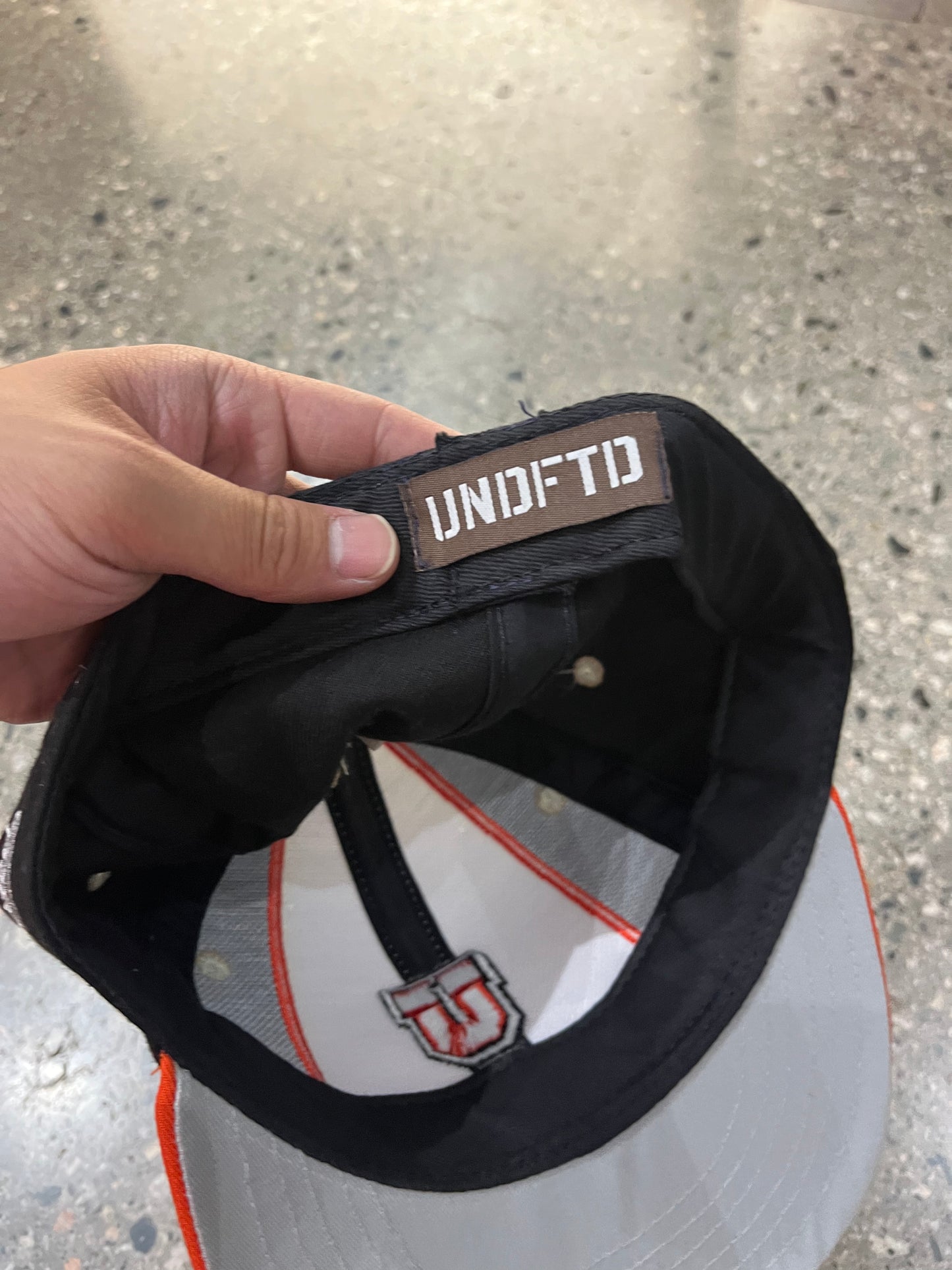 (59.6cm) 00's Undefeated Patch Logo Fitted Hat