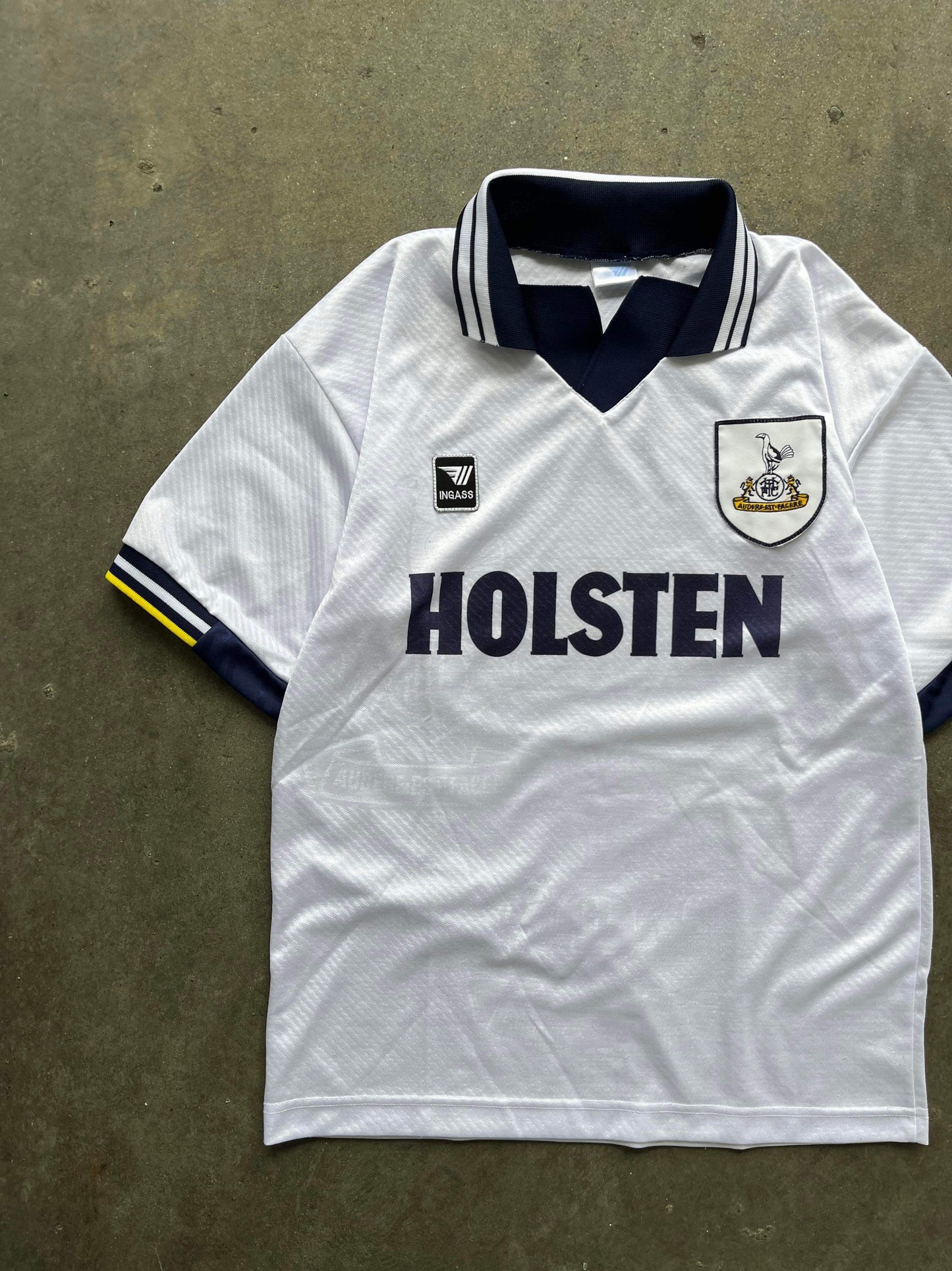 (L) 93-94 Tottemham Hotspurs Souvenir Kit