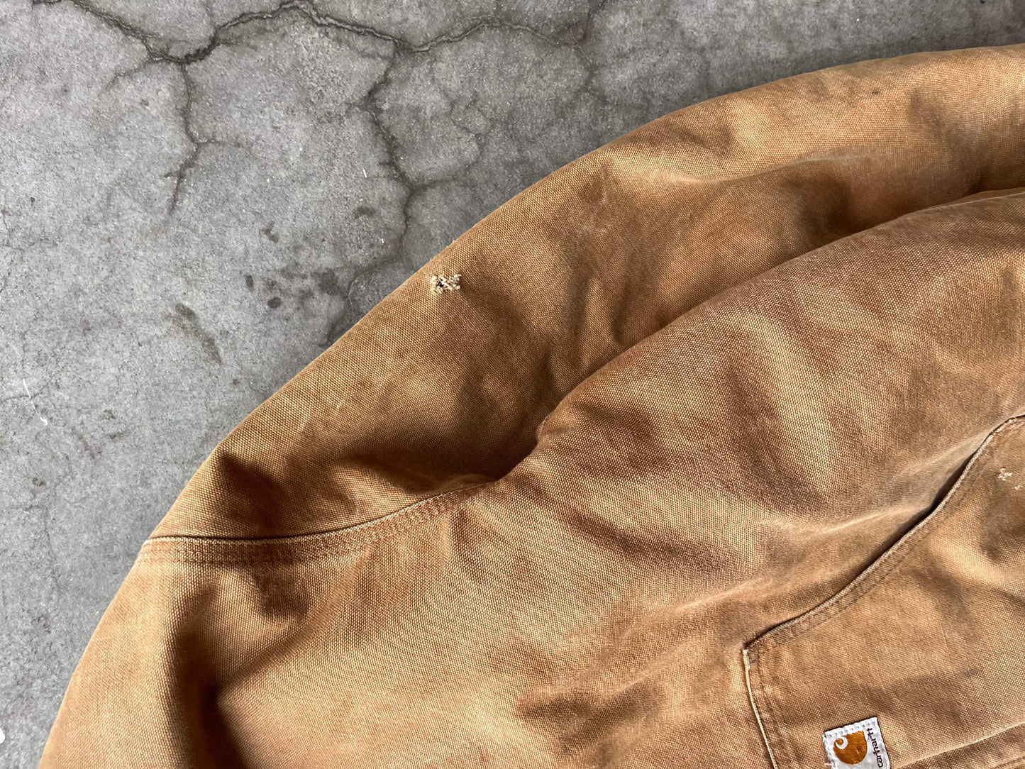 (2X) Vintage Distressed Carhartt Hooded Jacket