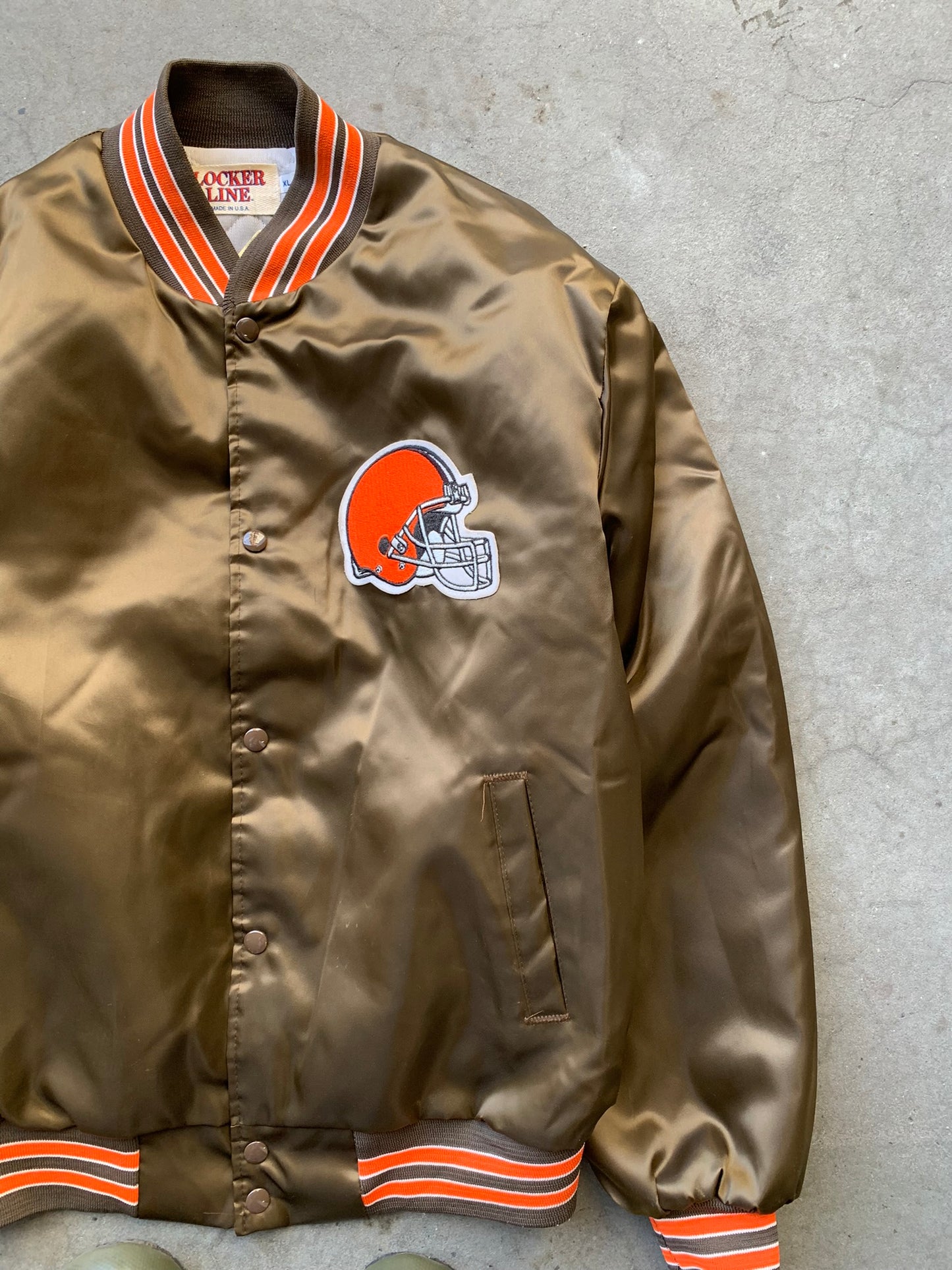 (XL/2X) 90’s Cleveland Browns Satin Bomber Jkt