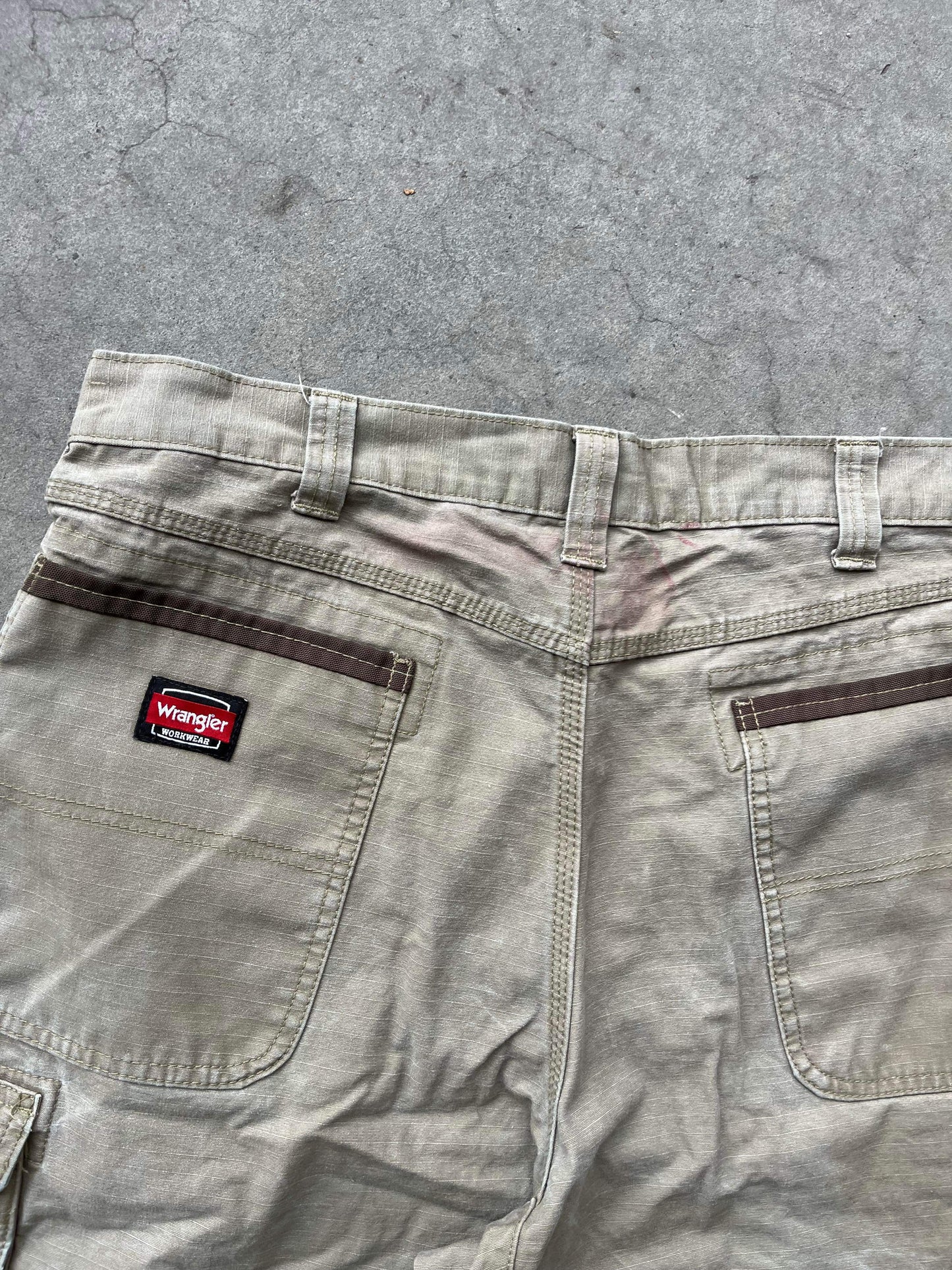 (34”) Wrangler Riggs Carpenter Shorts