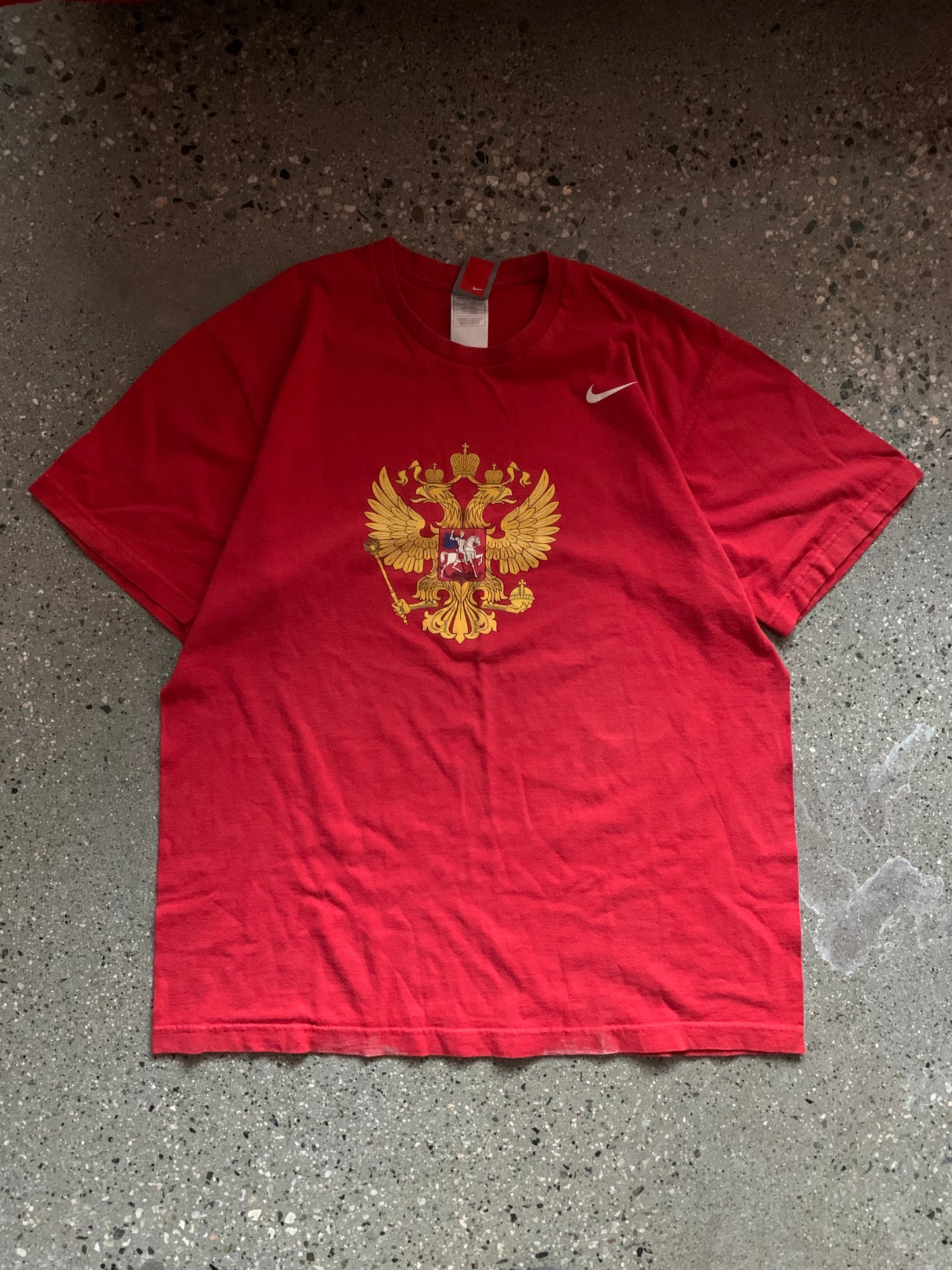 (L/XL) 2000s Nike Russia Swoosh Tee