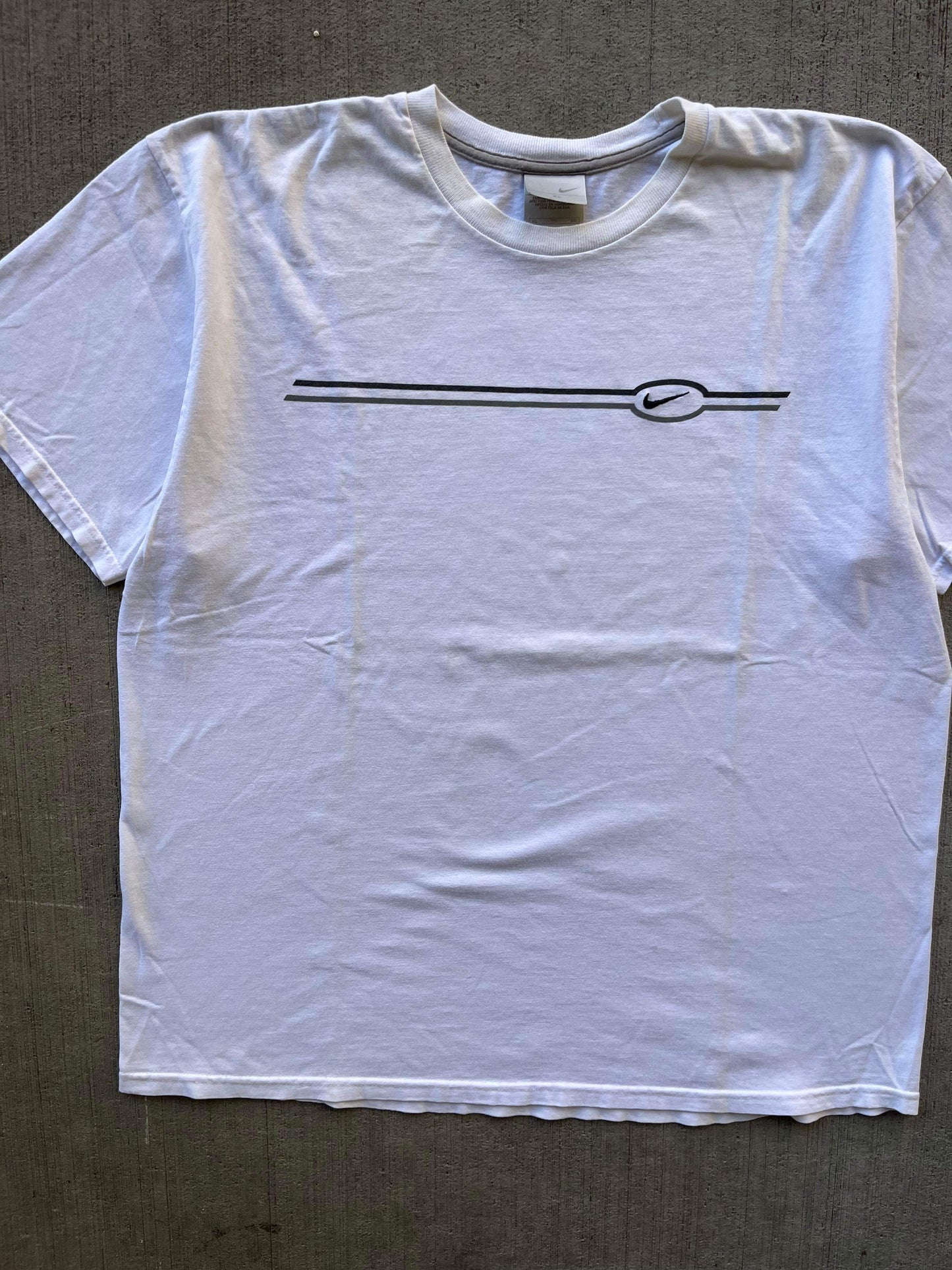 (XL/2X) 00’s Nike Swoosh Logo Tee