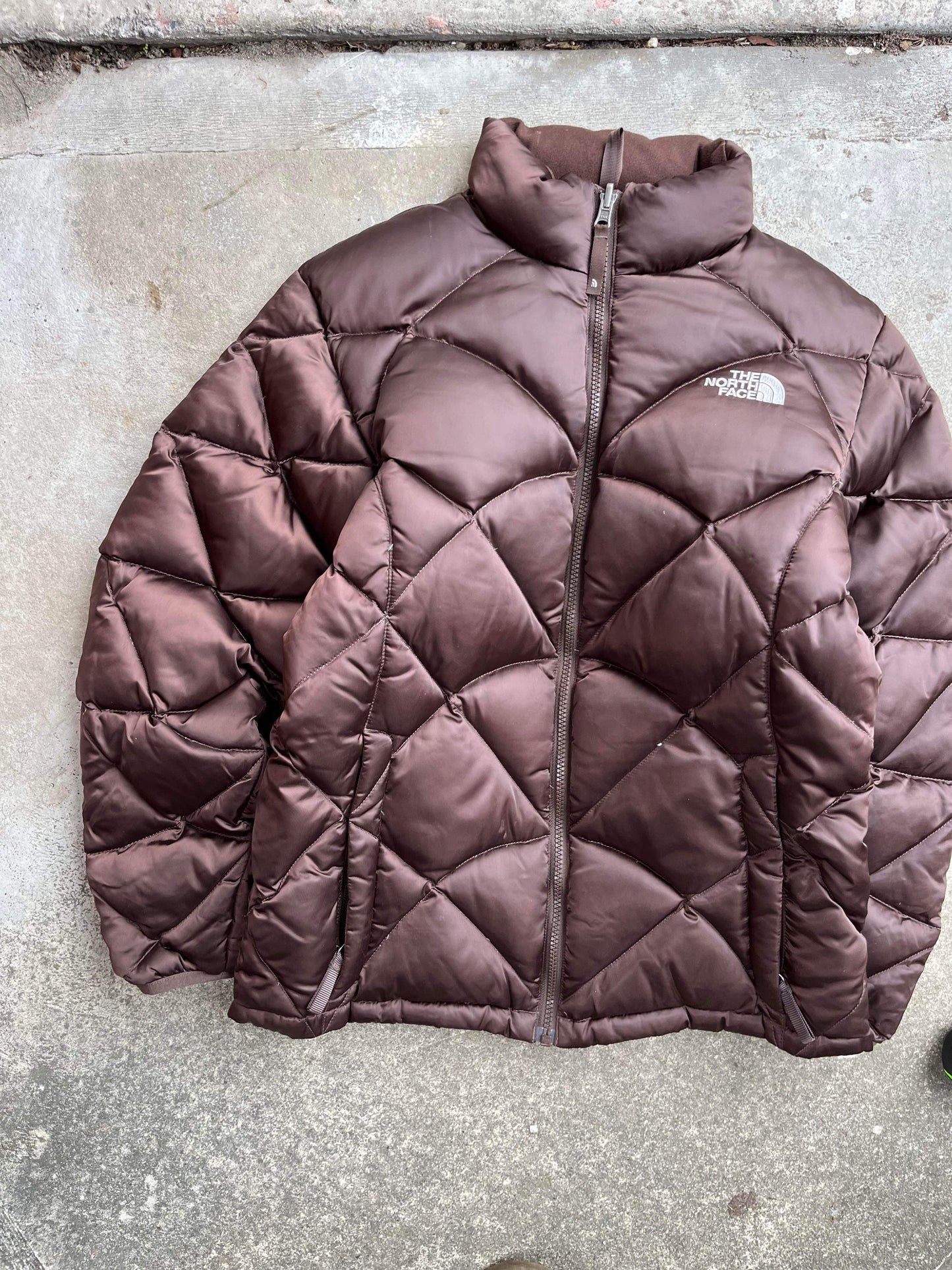 (M) The North Face Dark Choc 550 Puffer