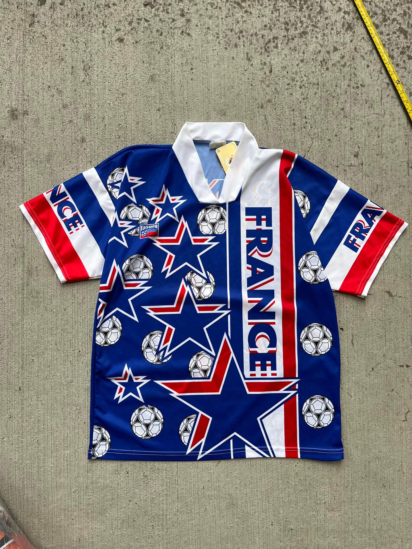 (XL) 90’s France Souvenir Kit