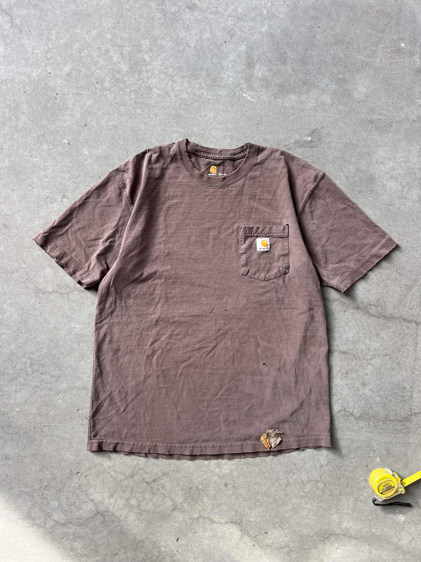 (L/XL) Brown Distressed Carhartt Tee