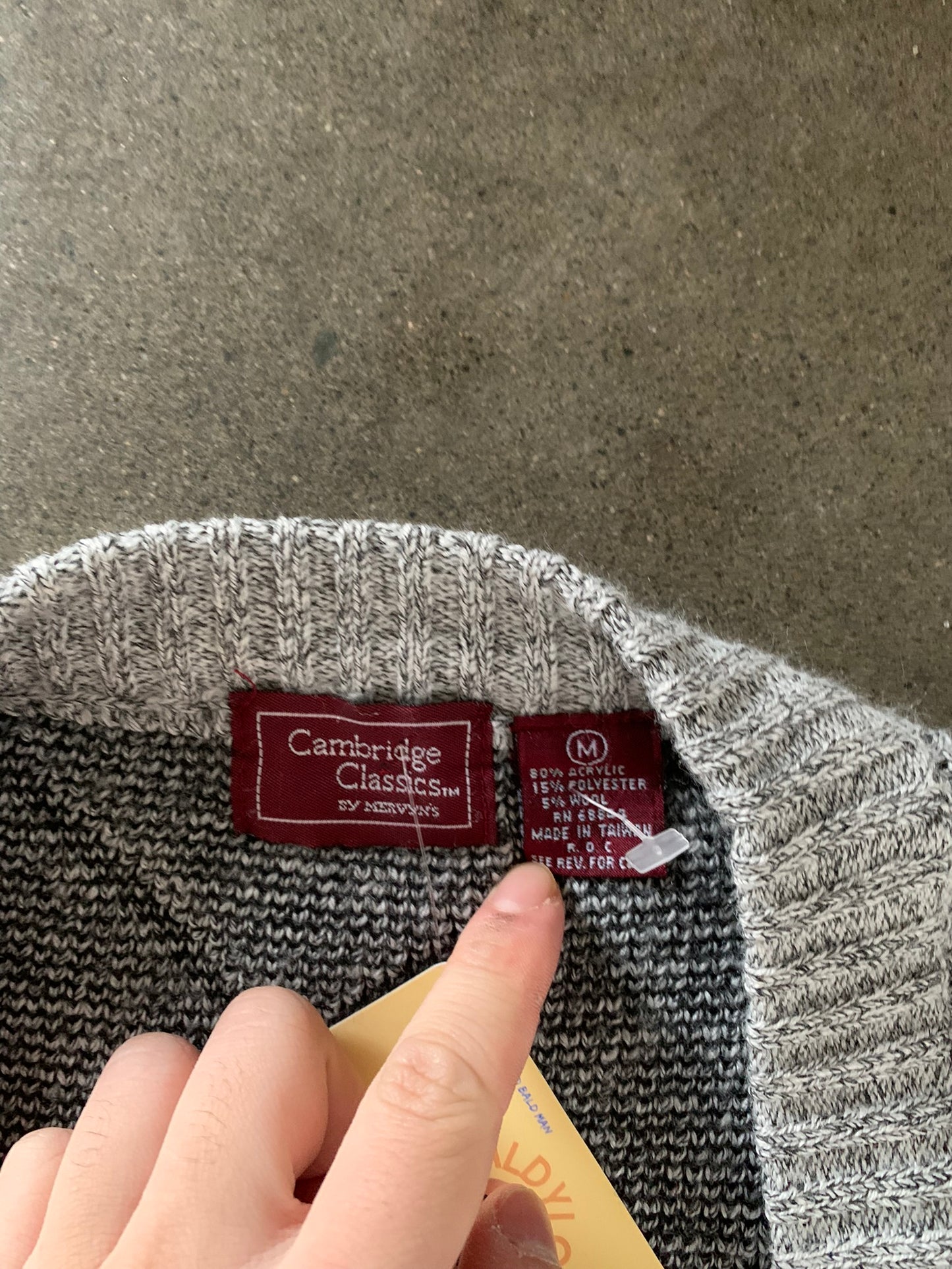 (M) 80s Grey Knit Cardigan