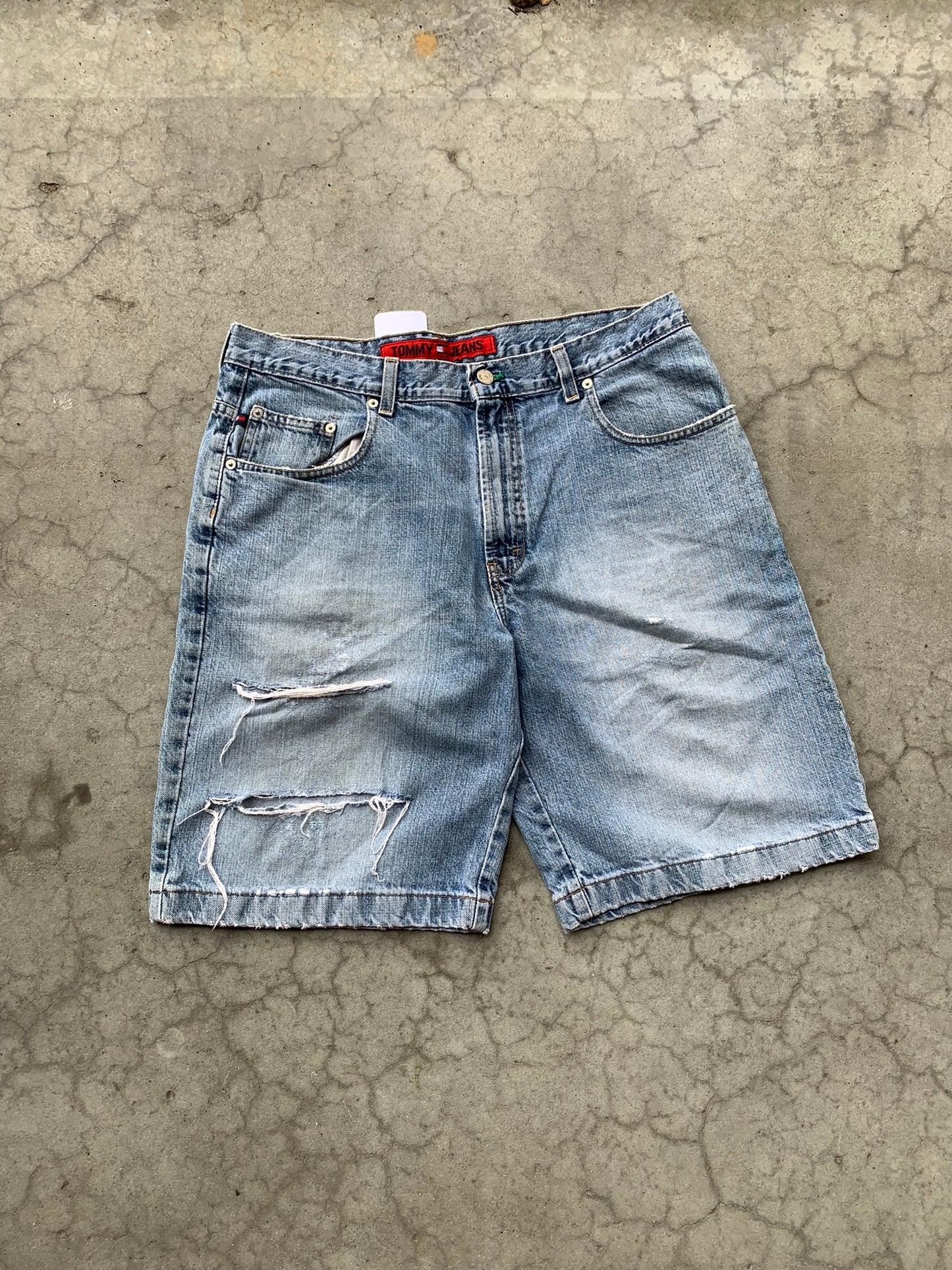 (34”) Vintage Distressed Tommy Hilfiger Jorts