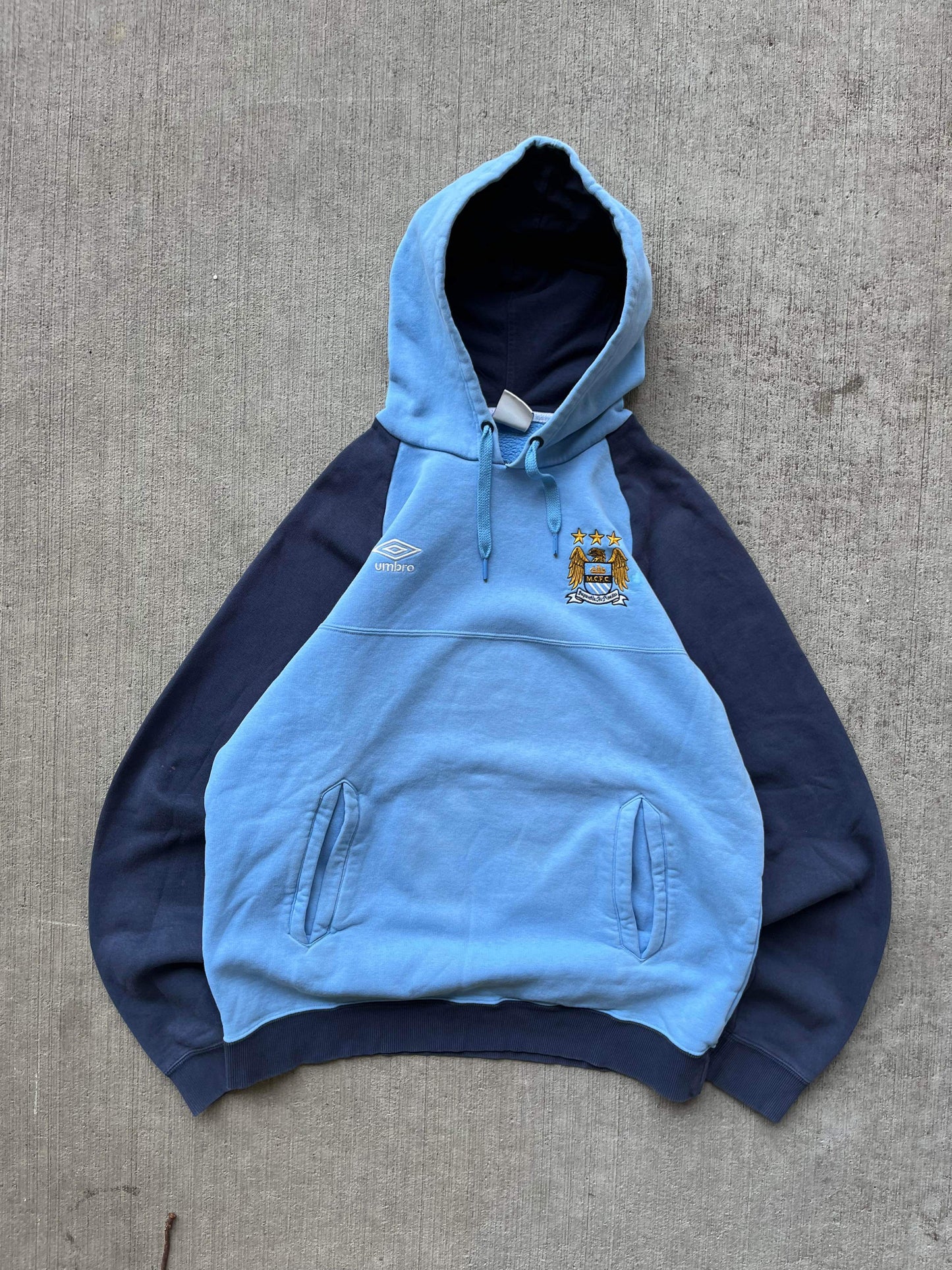 (L) Umbro Manchester City FC Hoodie