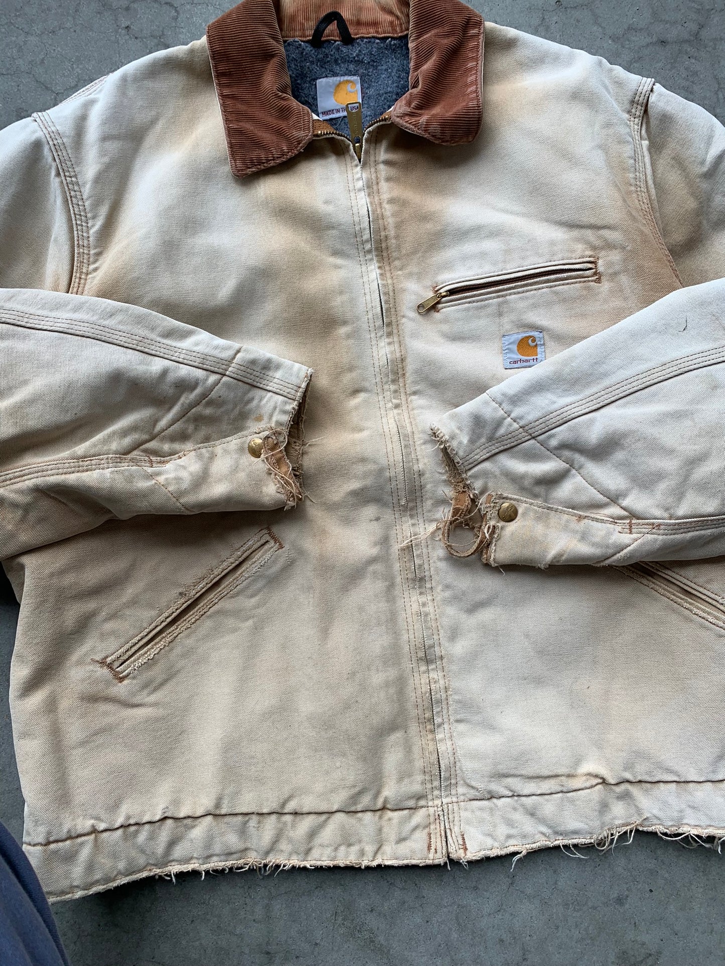 (M/L) 90’s Sunfaded Distressed Carhartt Detroit Jkt