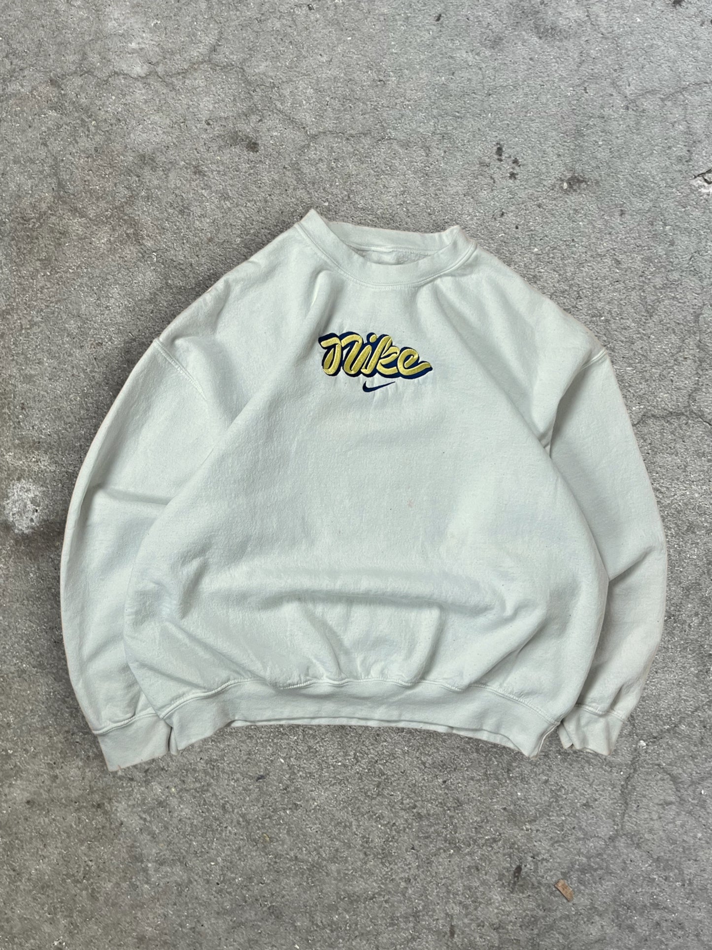 (L) 00s Nike Boot Spell Out Crewneck
