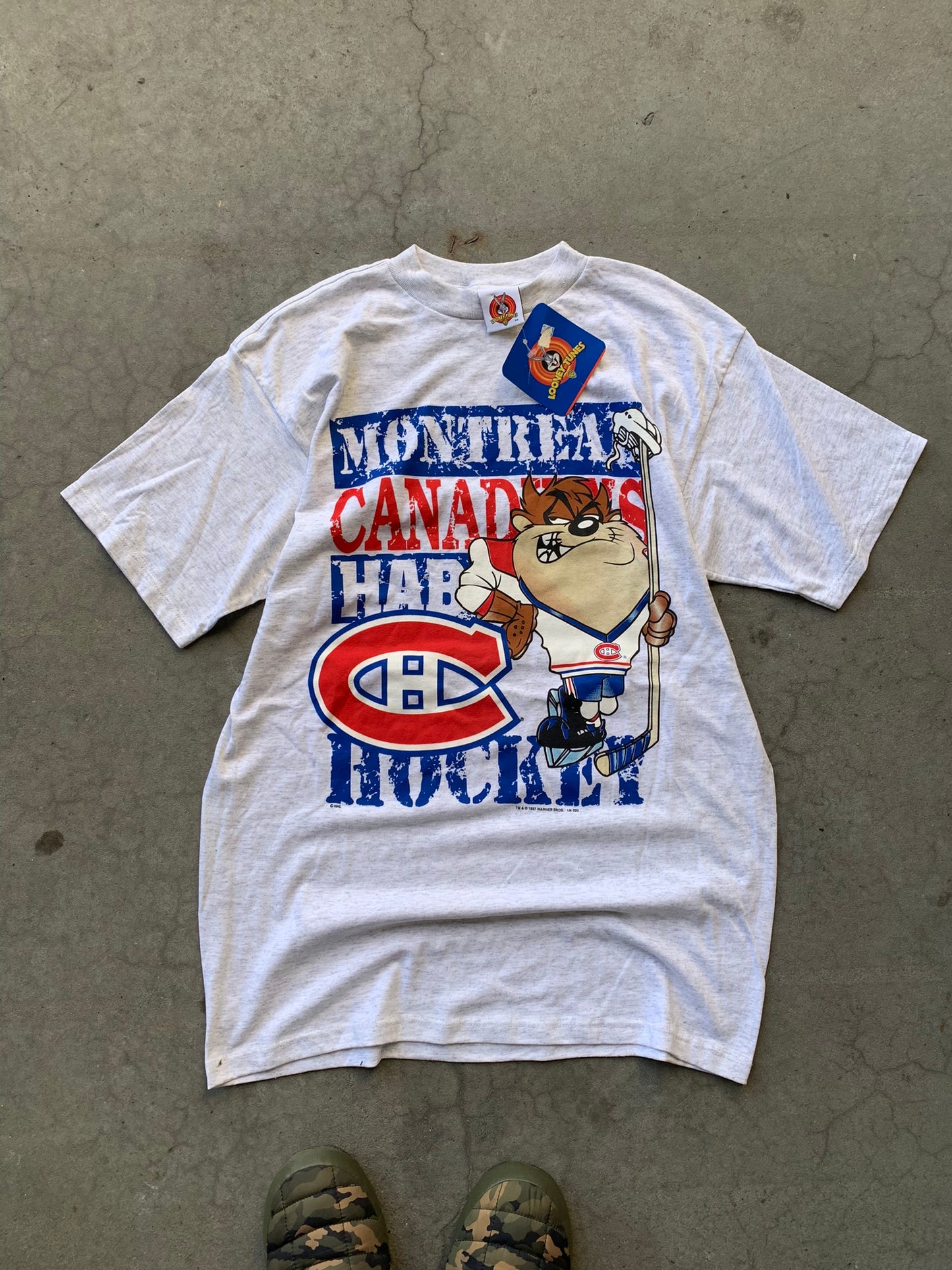 (XL/2X) 1997 Deadstock Looney Tunes Mtl Canadiens Tee