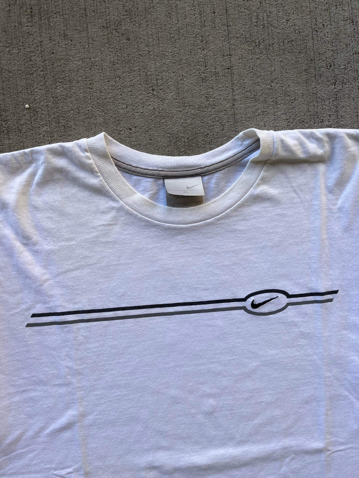 (XL/2X) 00’s Nike Swoosh Logo Tee